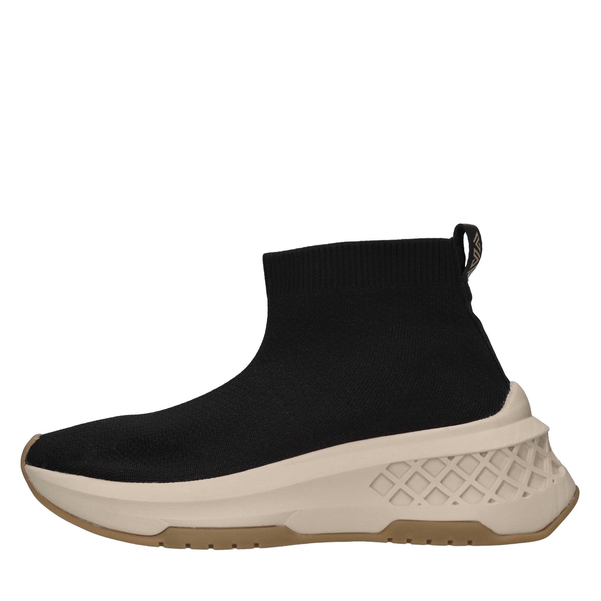 Emanuelle Vee Sneakers