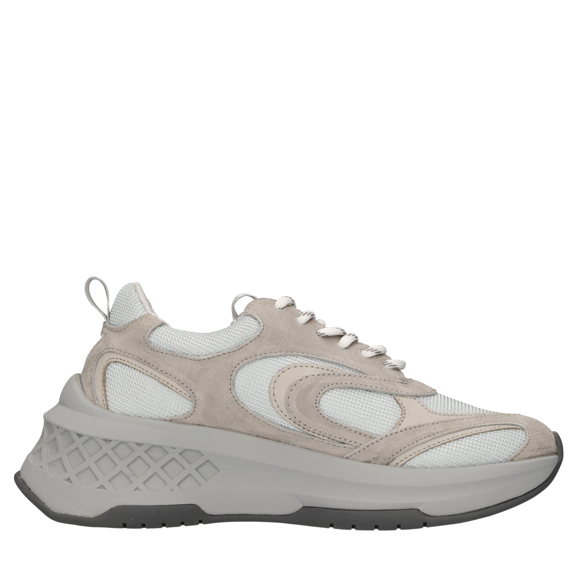 Emanuelle Vee Sneakers