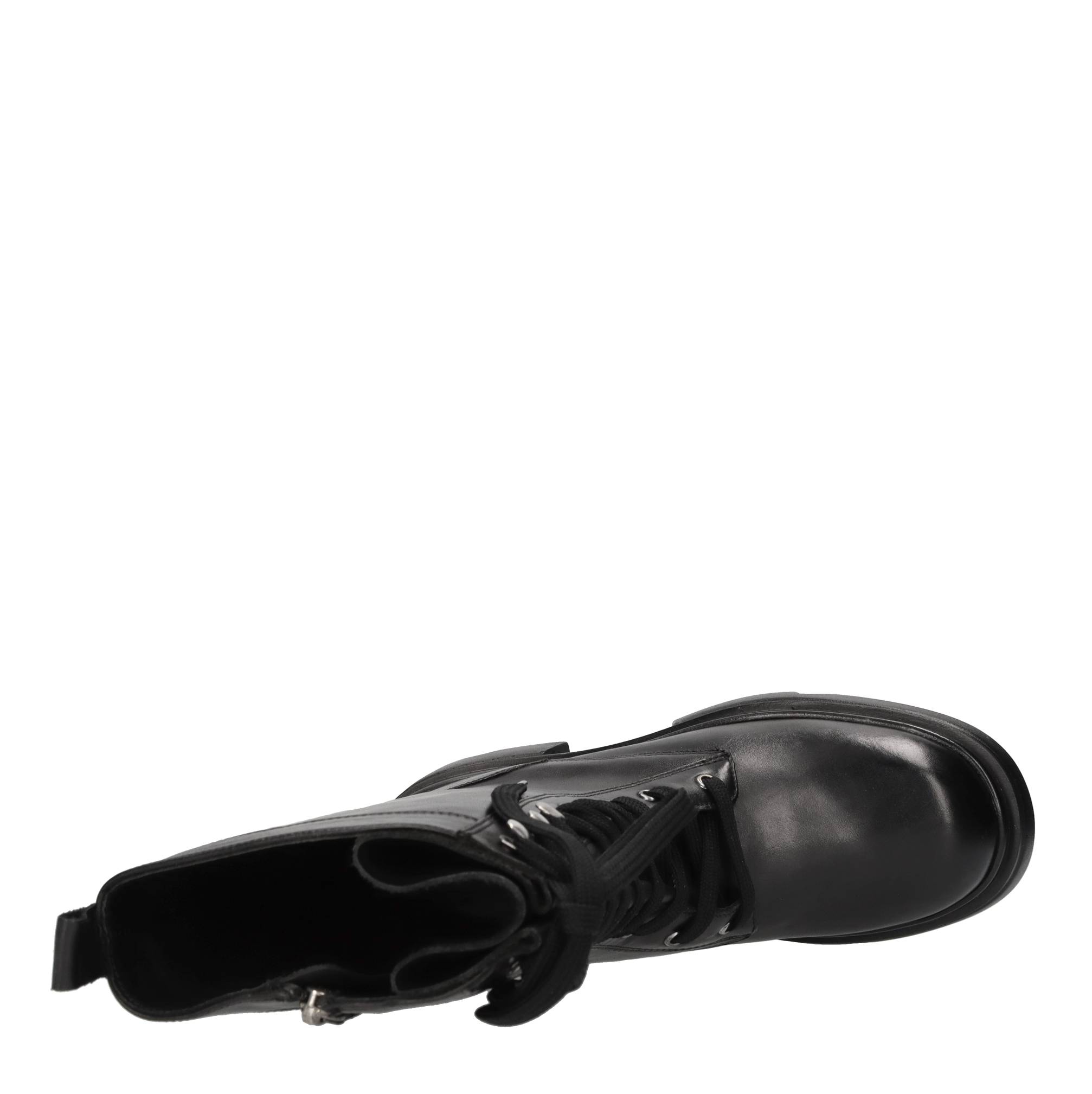 Emanuelle Vee Boots