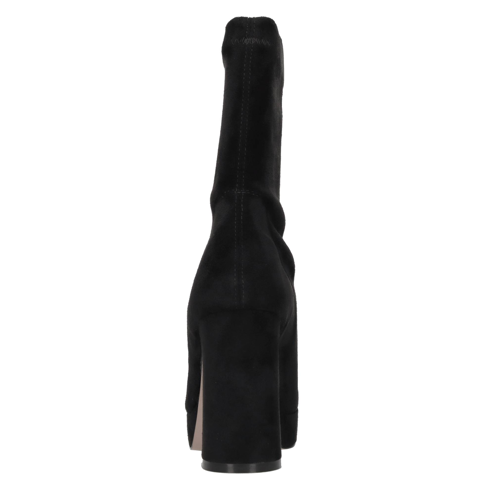 Emanuelle Vee Boots