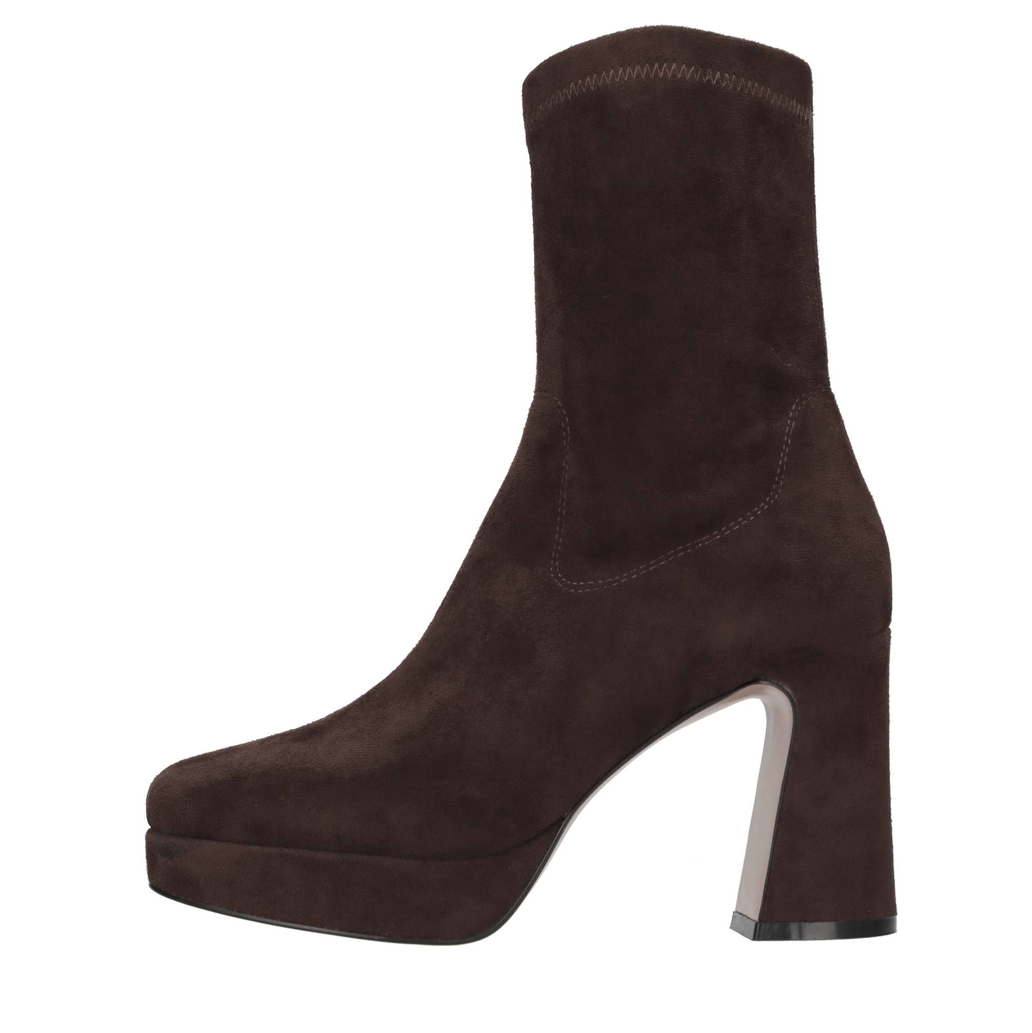 Emanuelle Vee Moro Head Boots