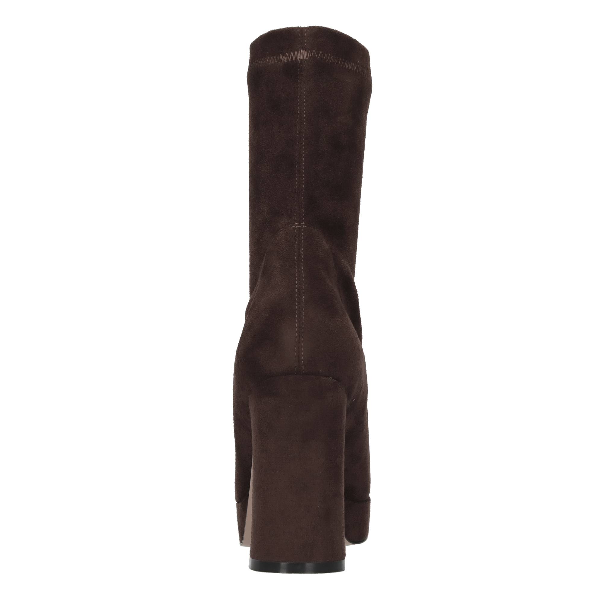 Emanuelle Vee Moro Head Boots