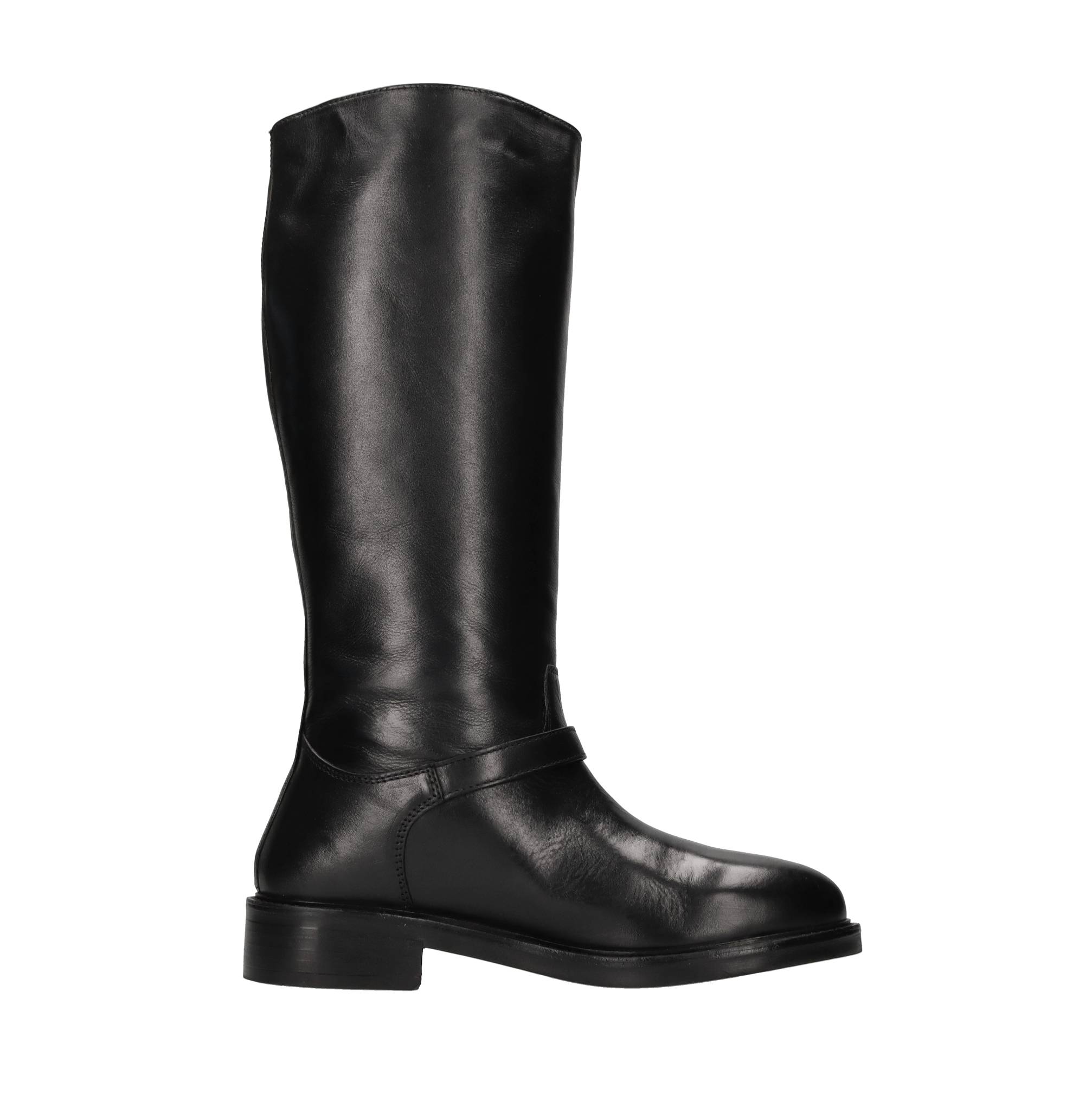 Emanuelle Vee Boots