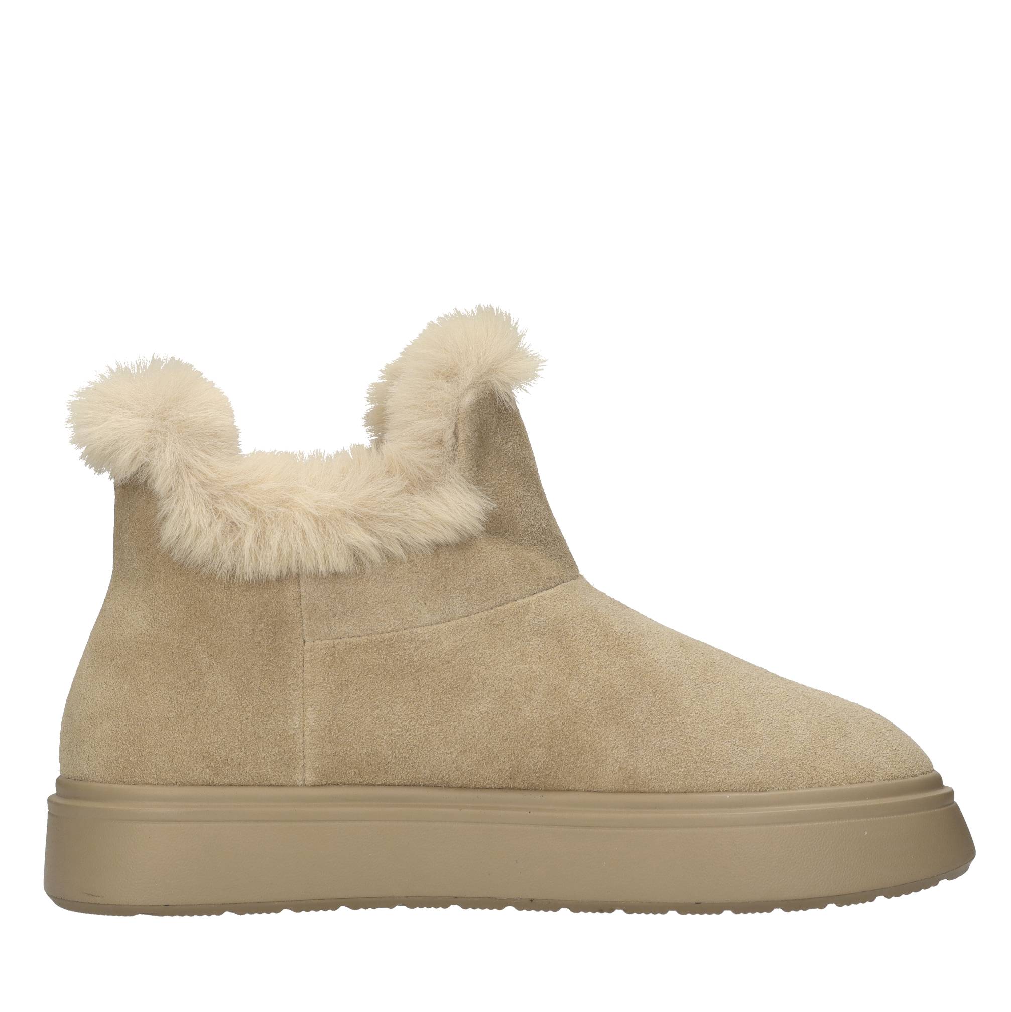 Emanuelle Vee Boots