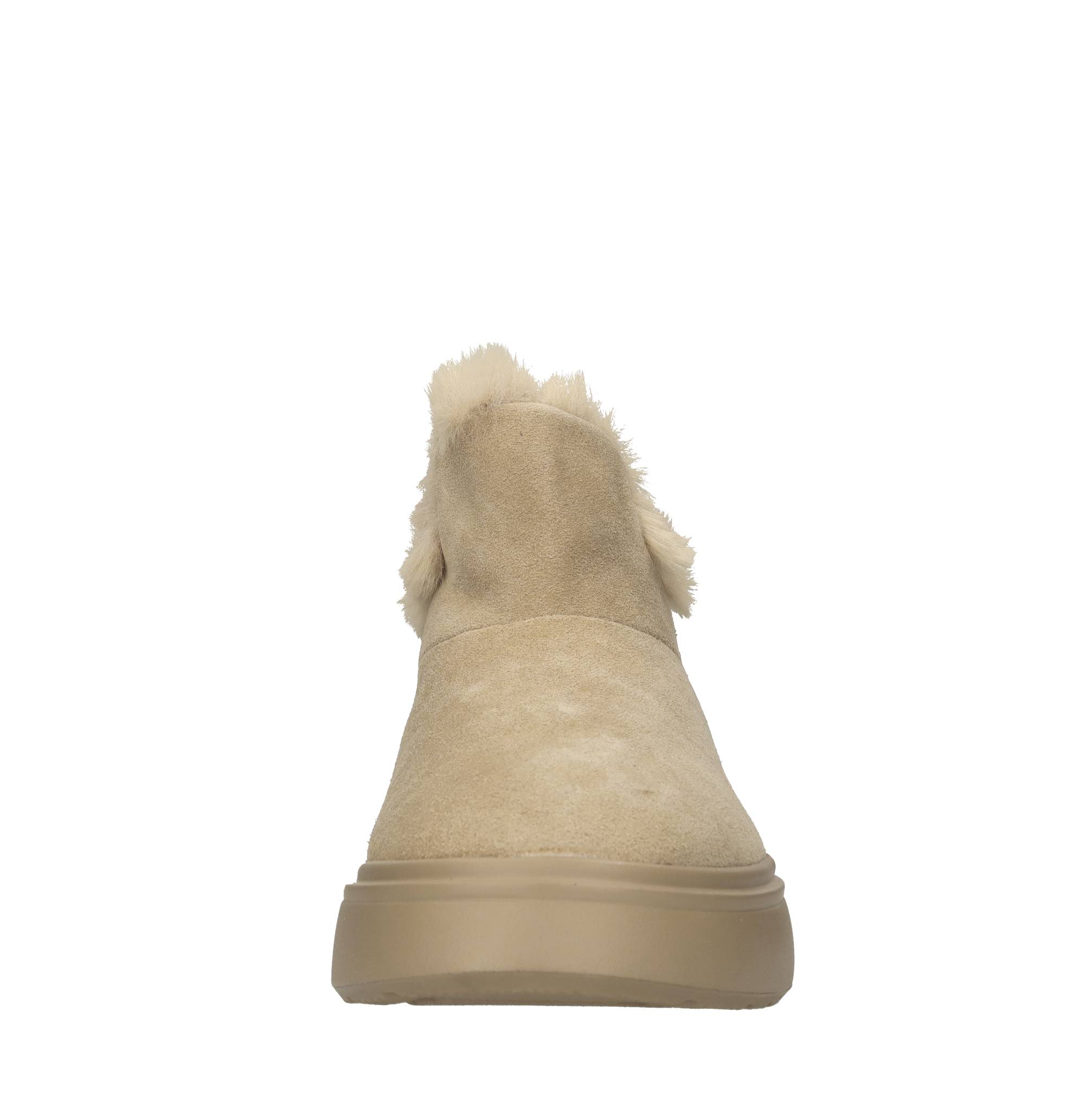 Emanuelle Vee Boots