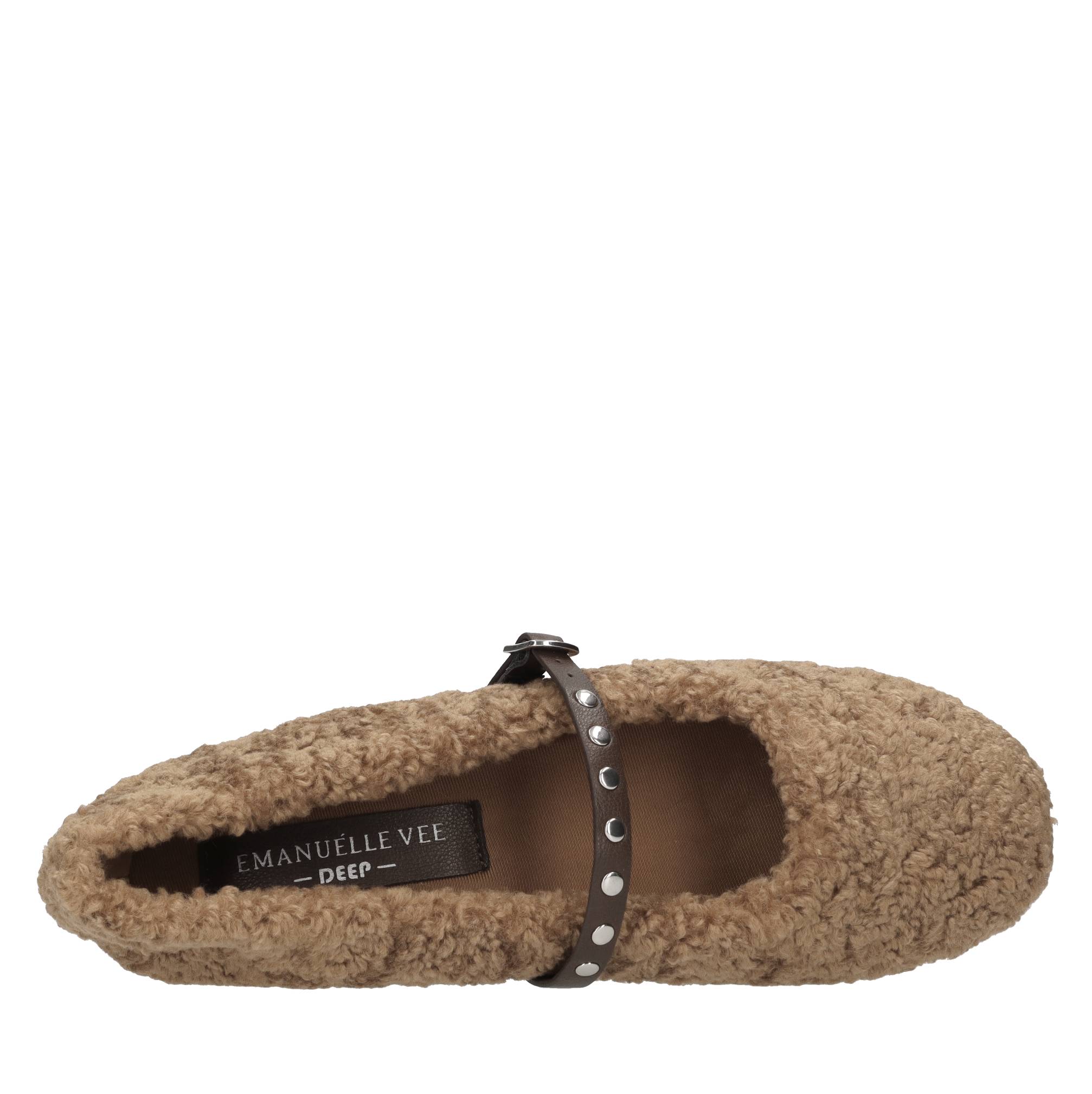 Emanuelle Vee Niedrige Schuhe Braun