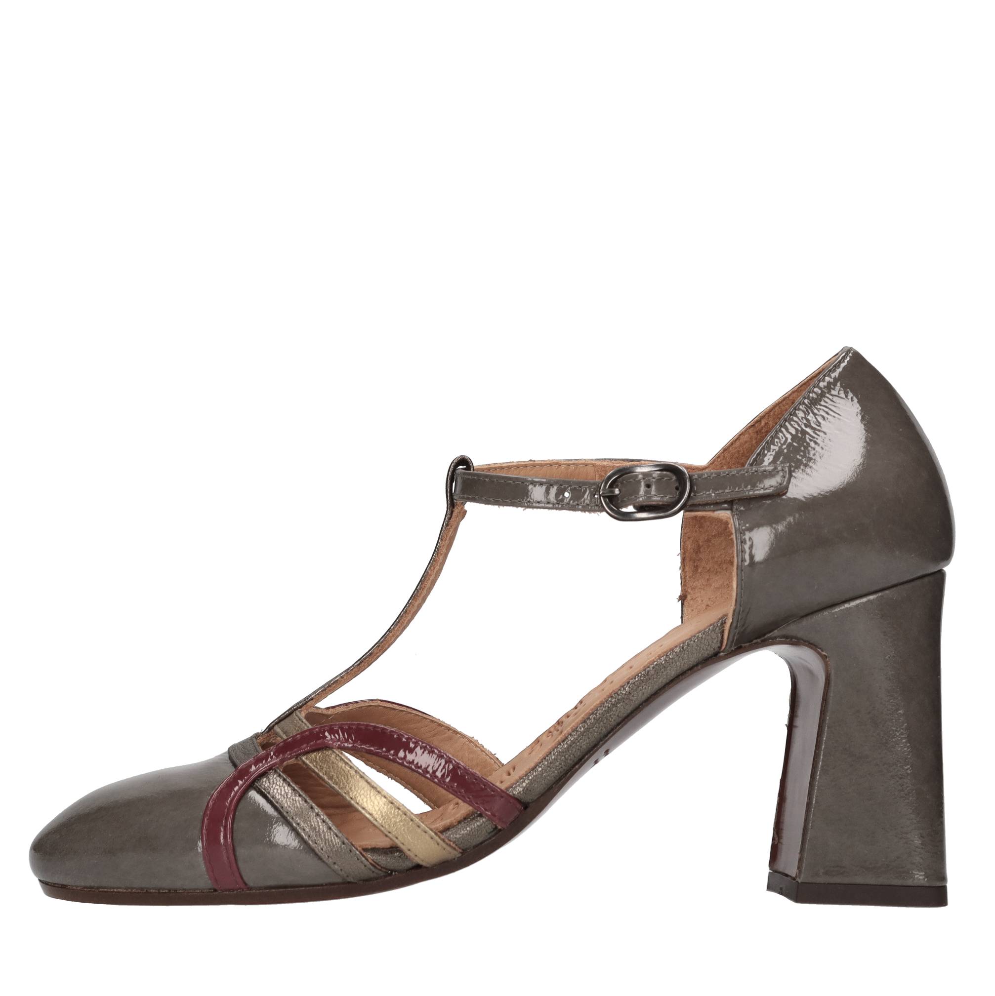 Chie Mihara Chaussures avec talon gris
