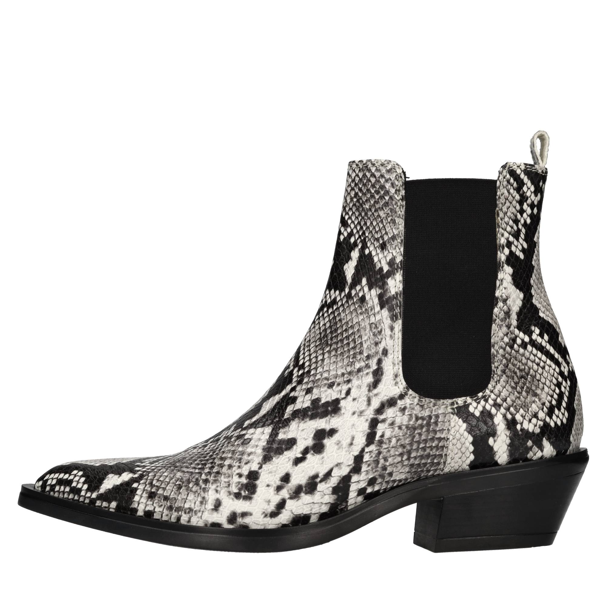 Carmens Tierstiefel