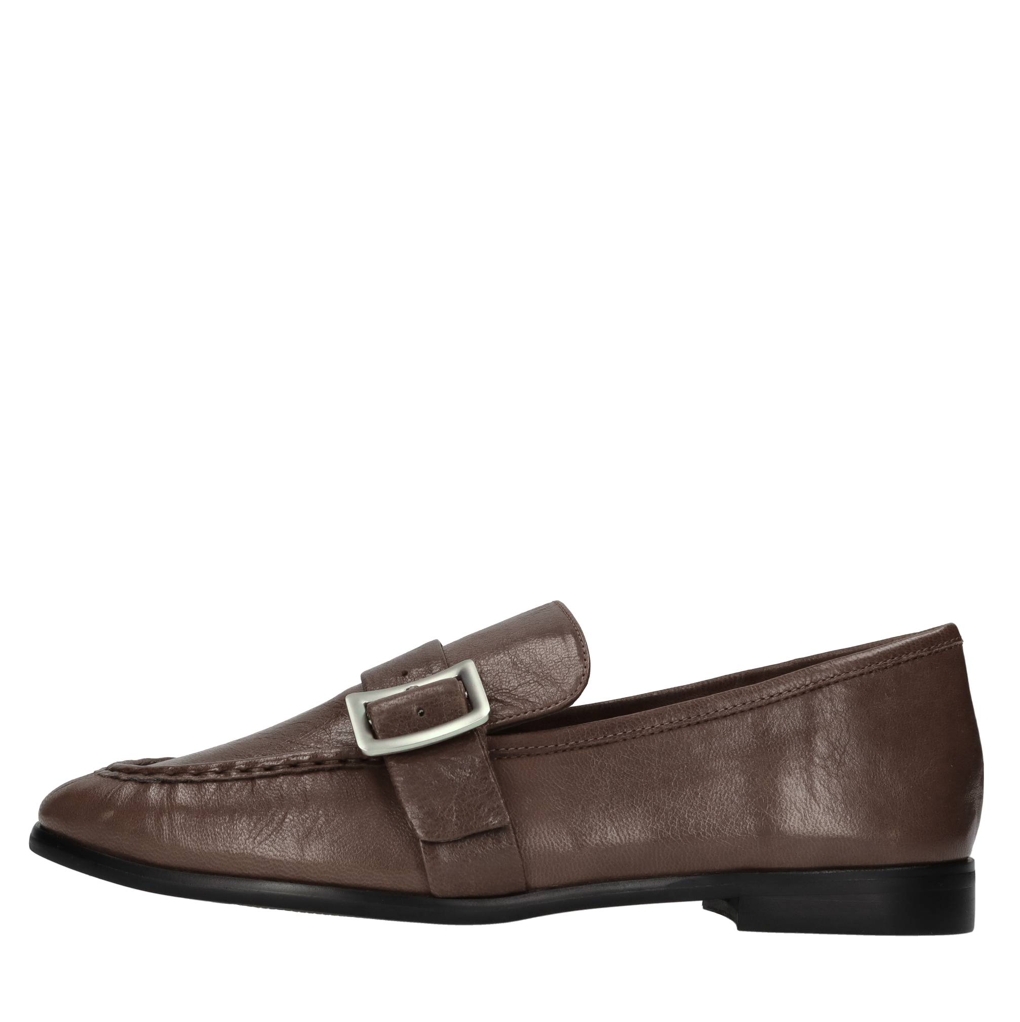 THE GIVER Scarpe basse Marrone