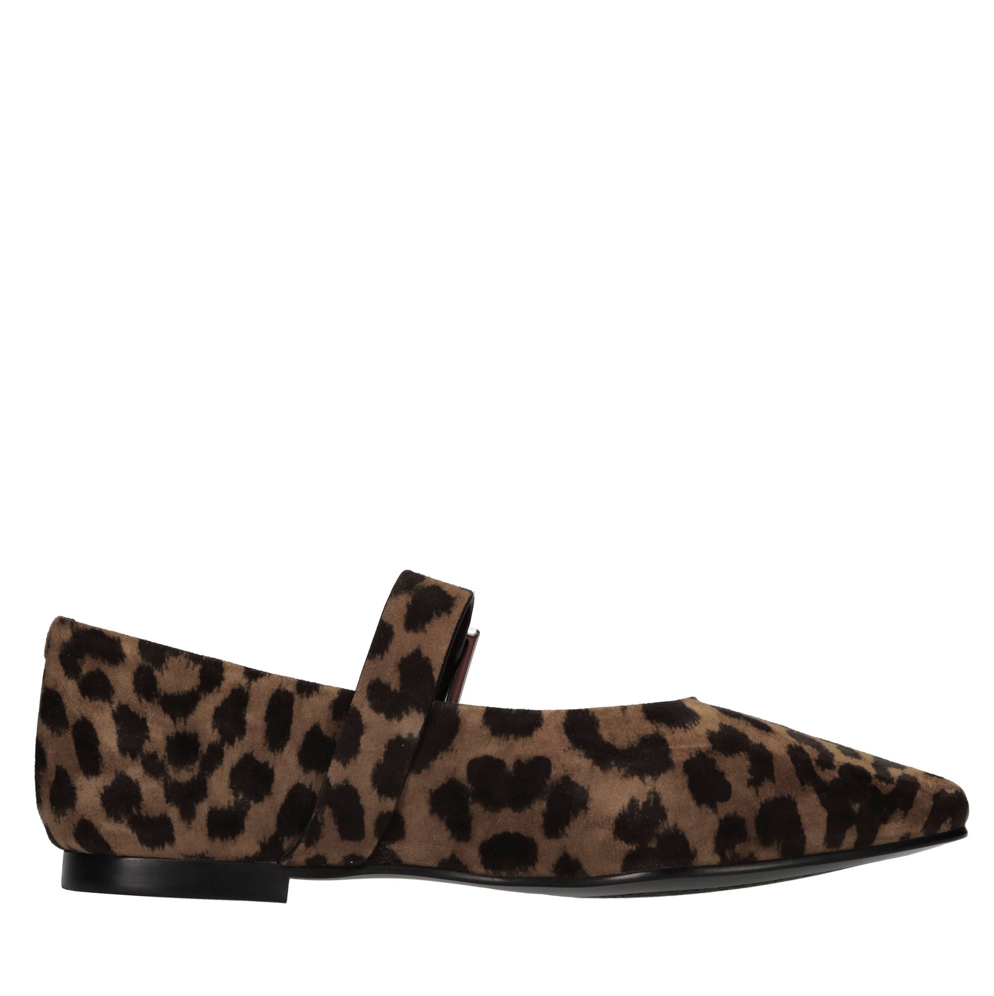 THE GIVER Flat shoes