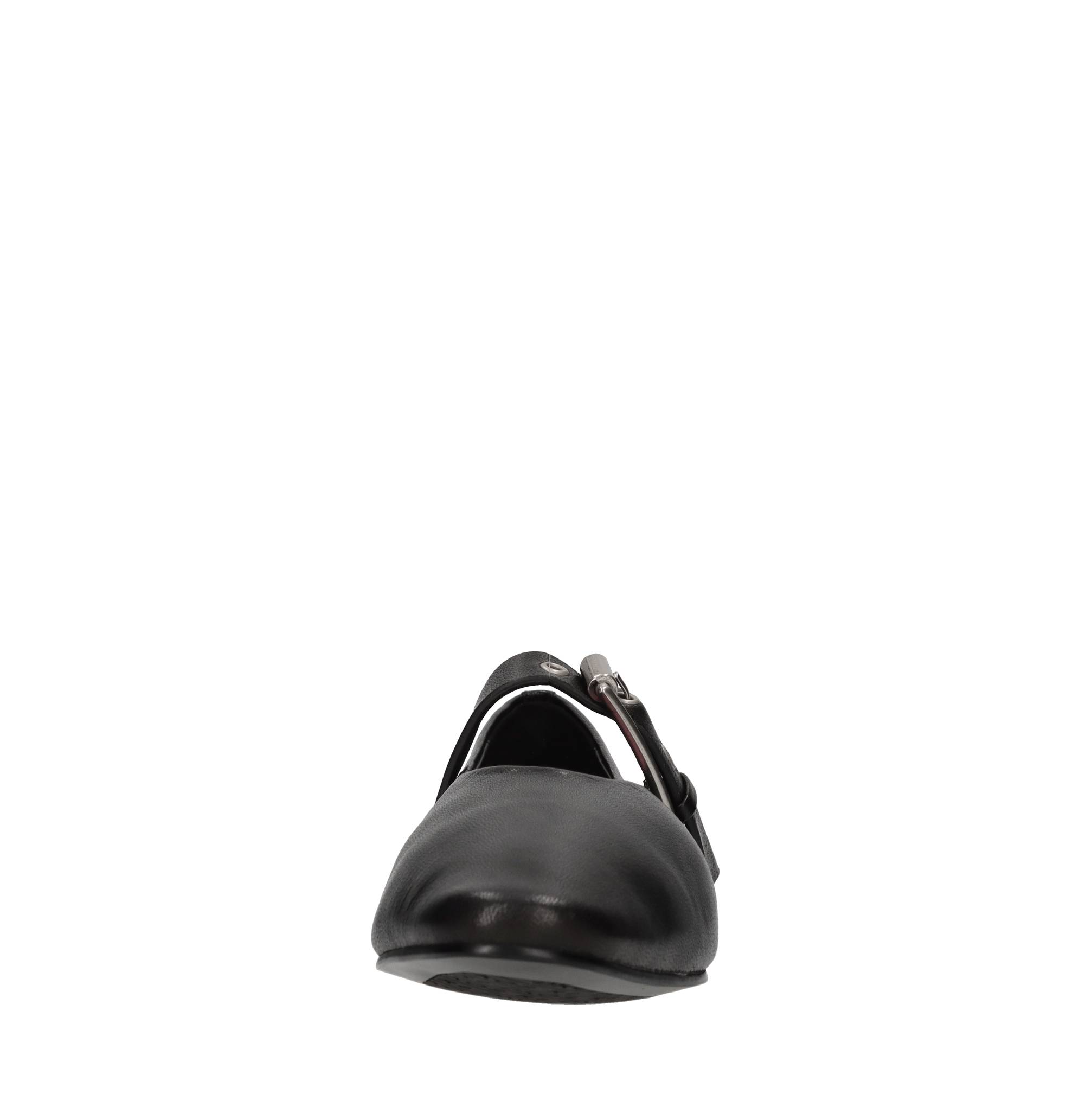 THE GIVER Flat shoes