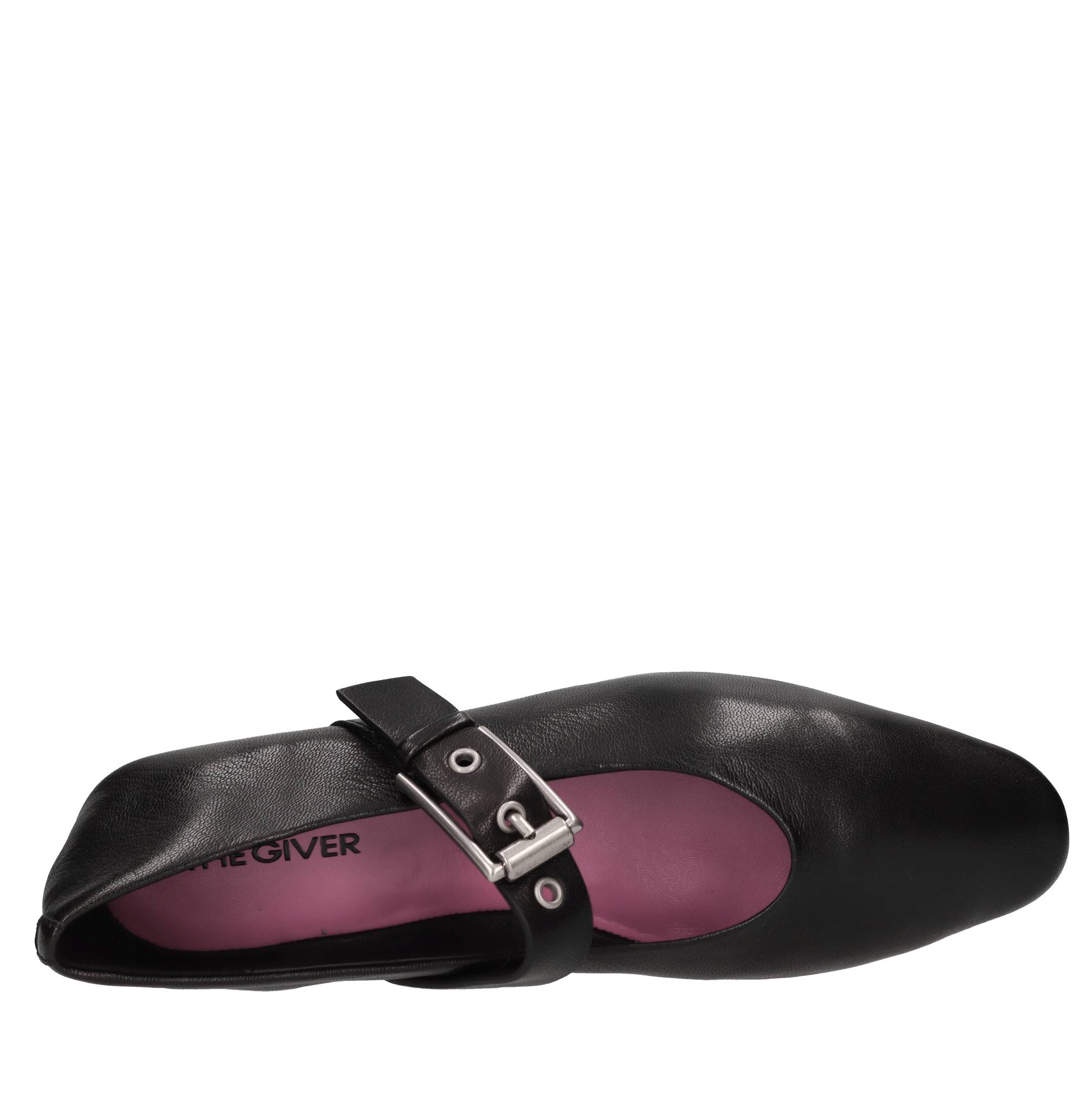 THE GIVER Flat shoes
