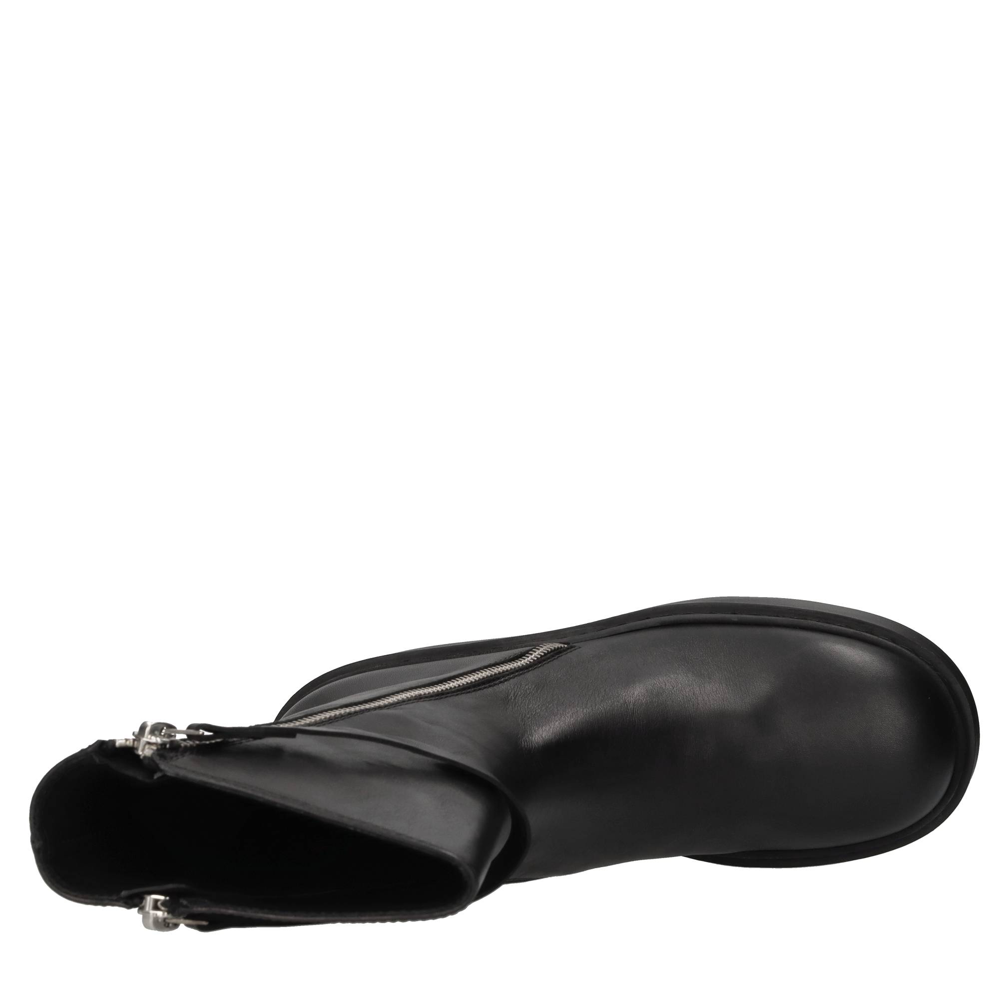 Vic Matie Chaussures avec talon noir