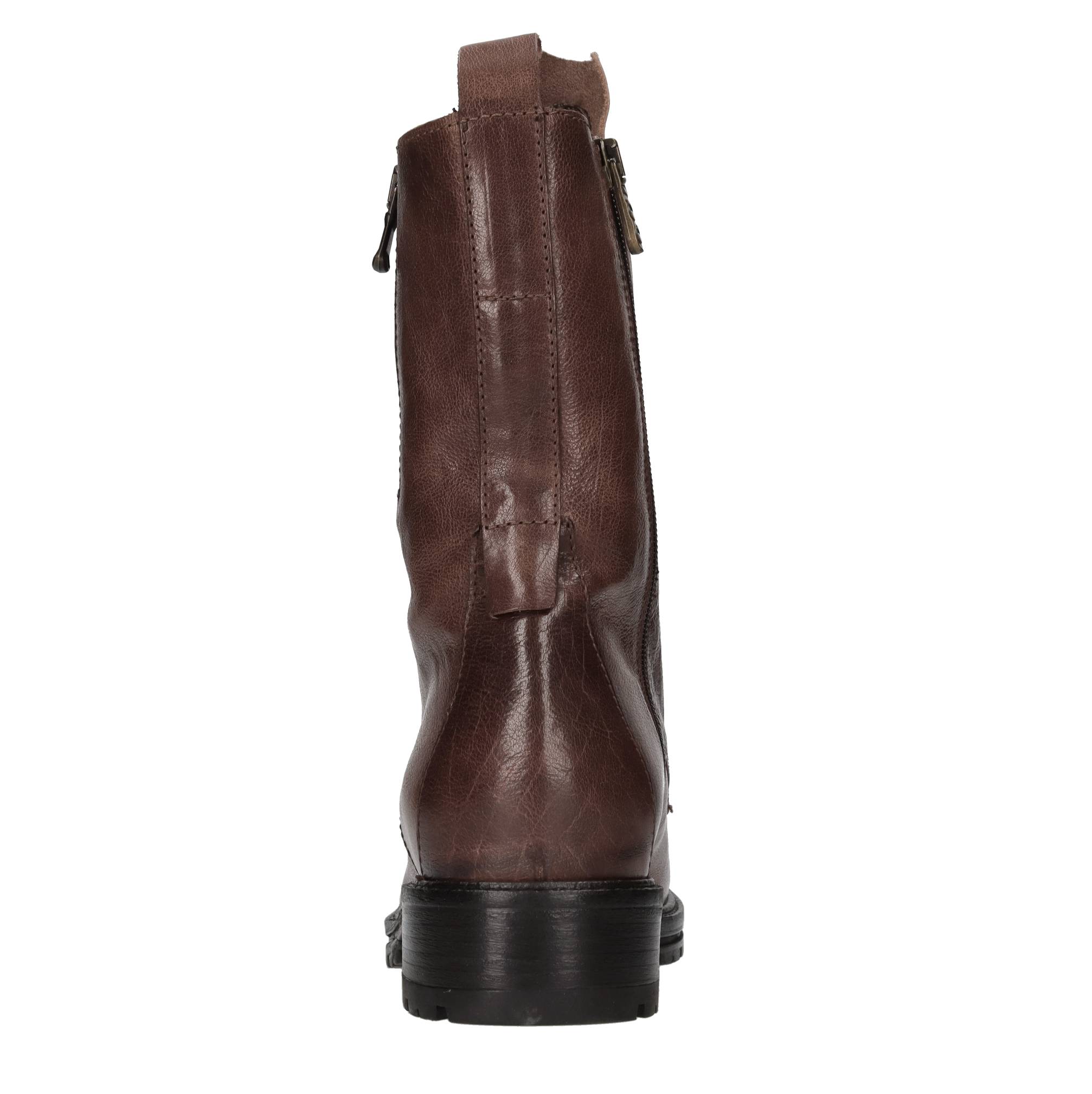 Hundred 100 Bottes brunes