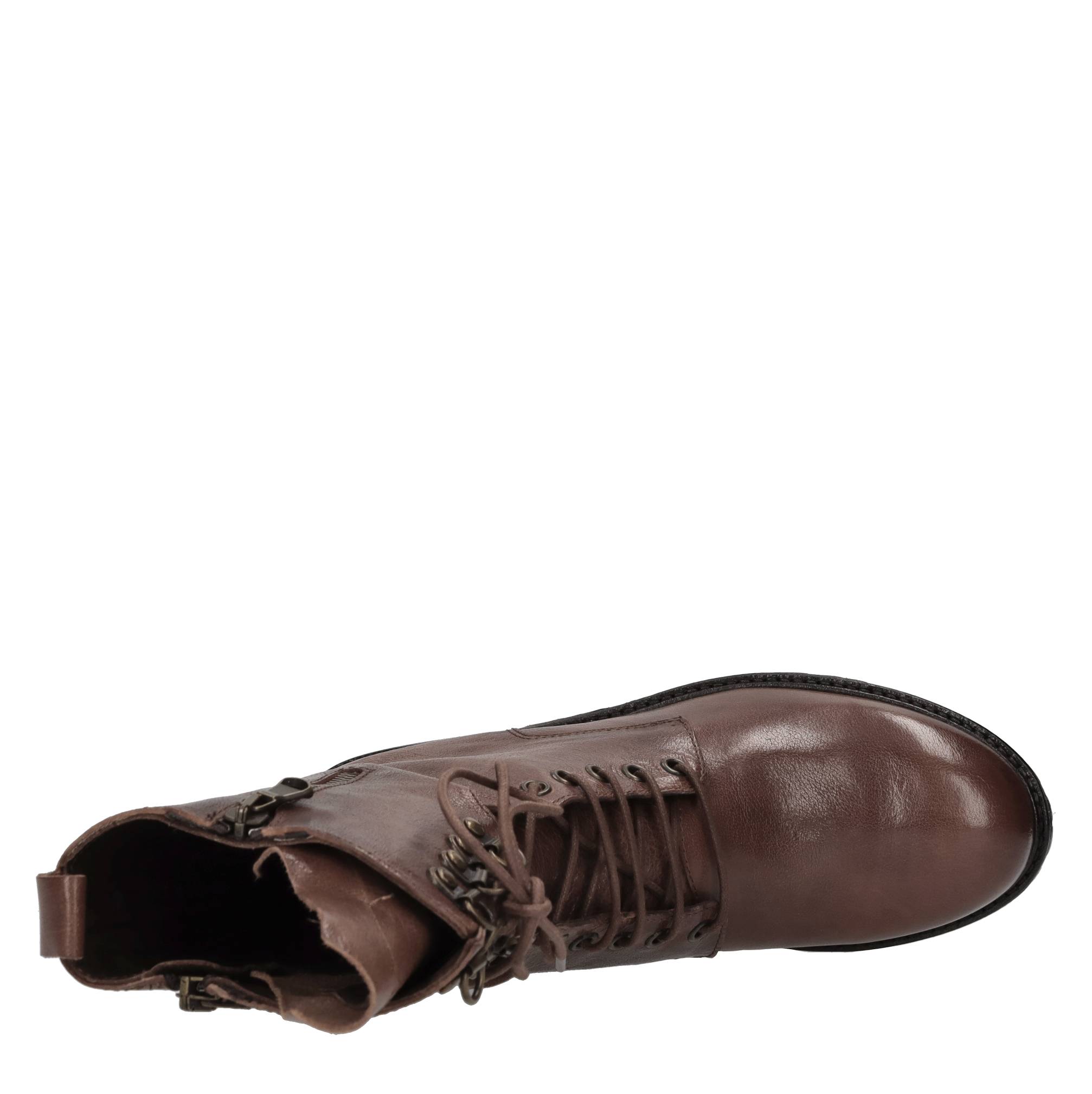Hundred 100 Bottes brunes
