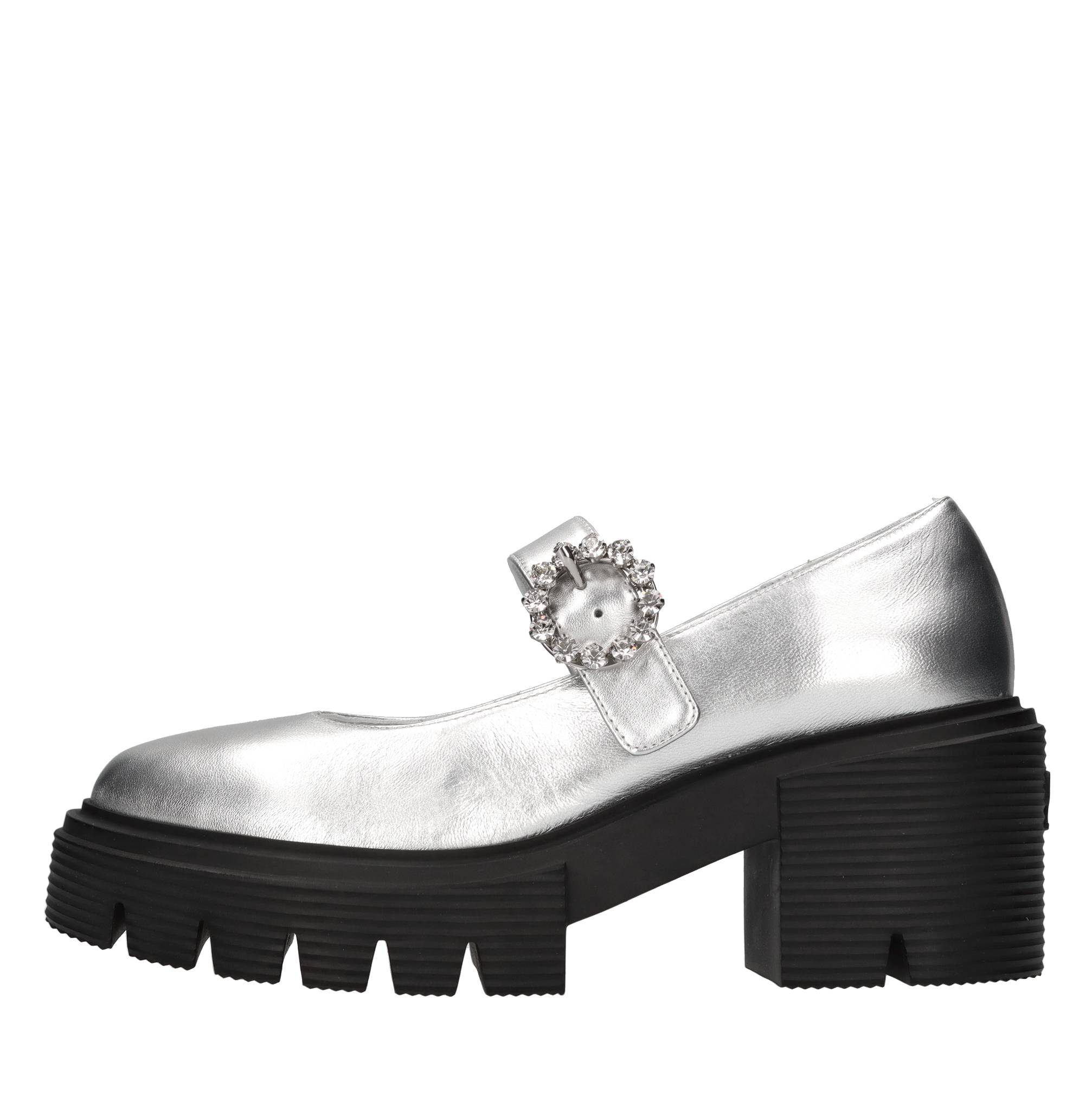 Stuart Weitzman Flat shoes