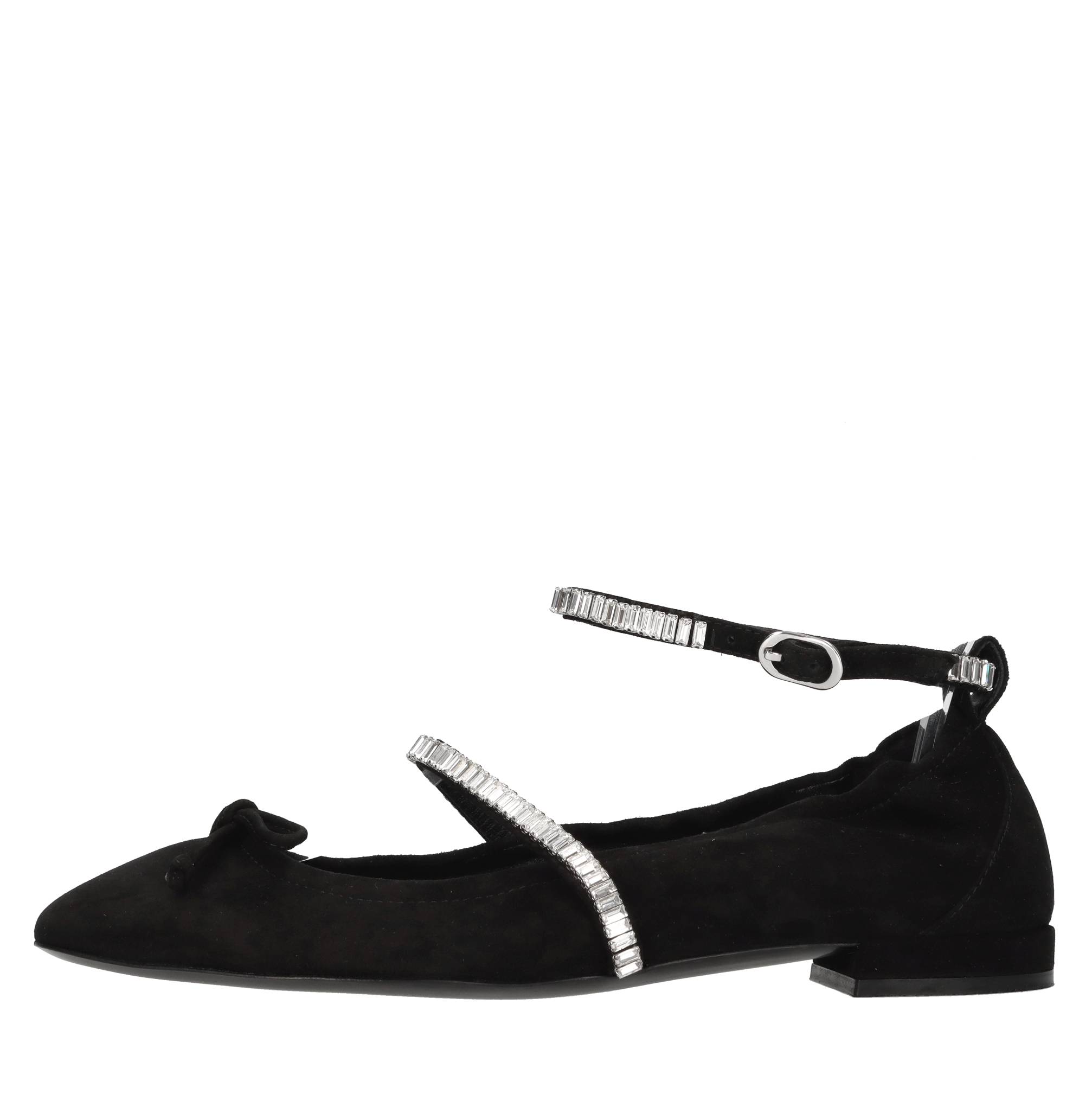 Stuart Weitzman Flat shoes