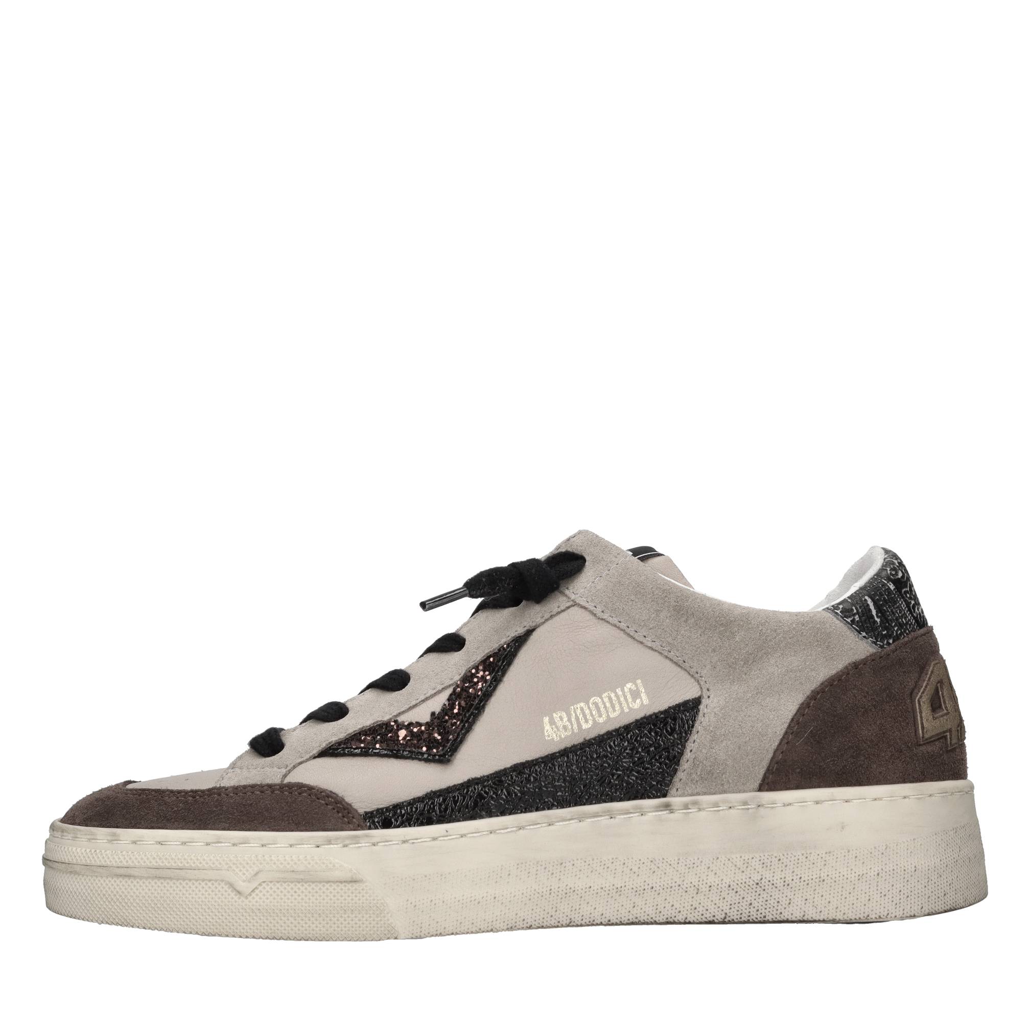 4b12 Sneakers bruin
