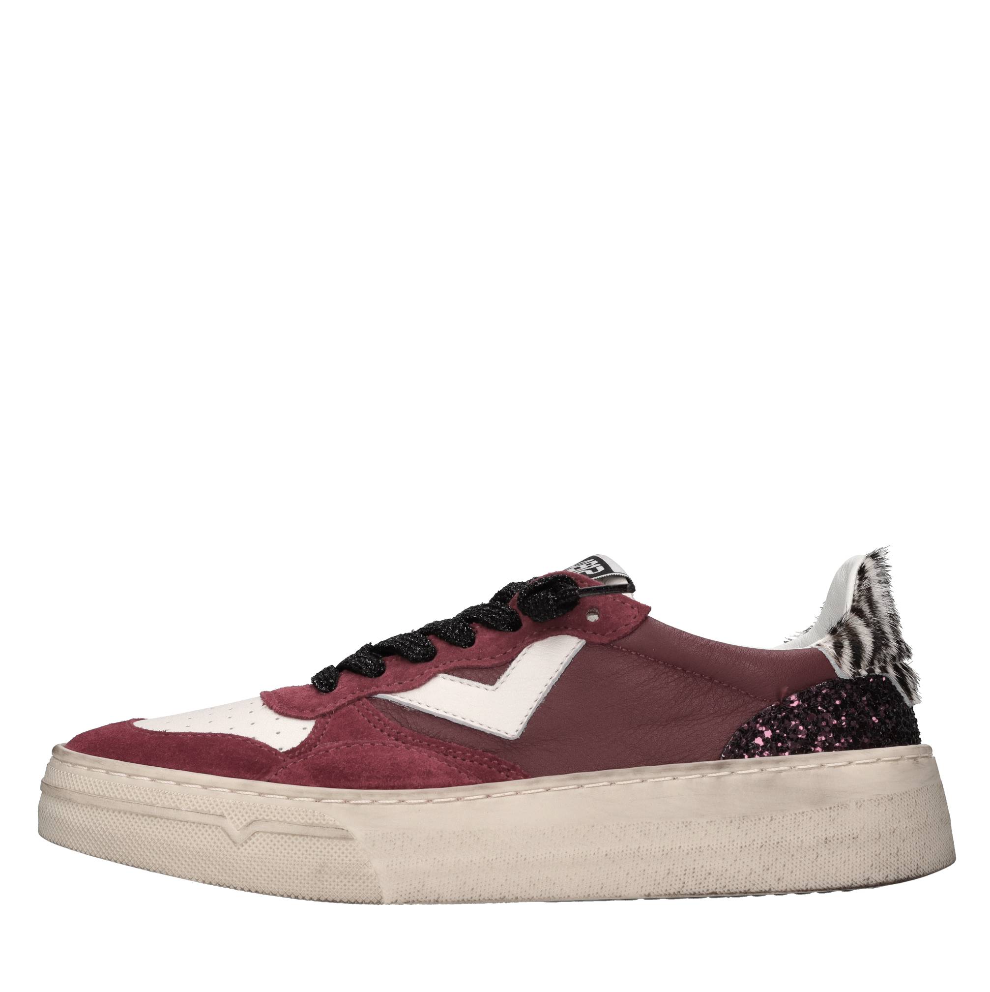 4B12 Sneakers
