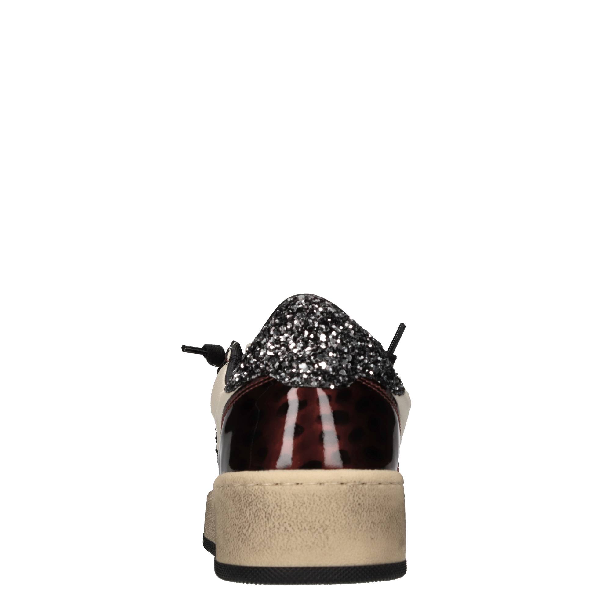 4B12 Sneakers