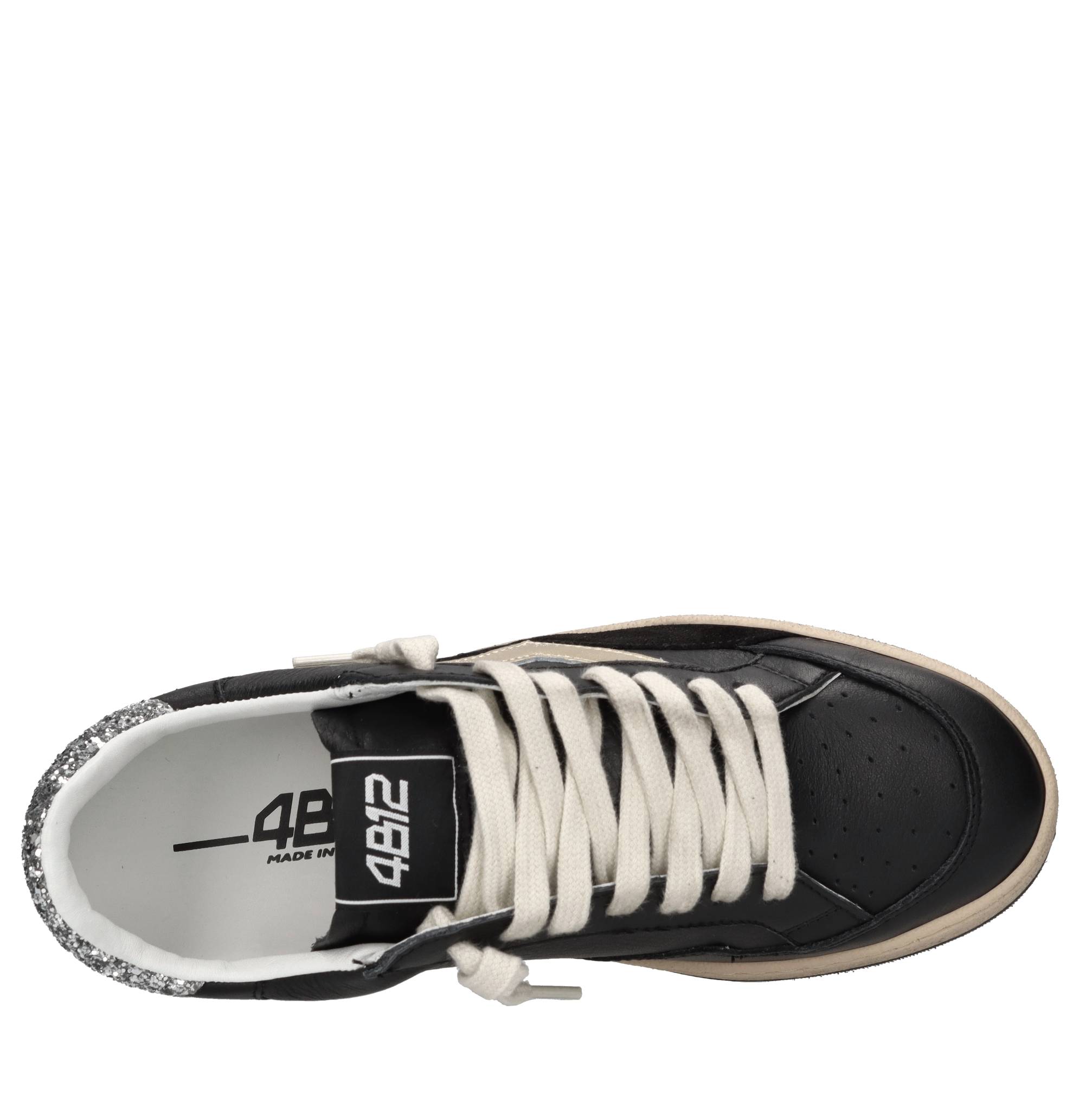 4B12 Sneakers