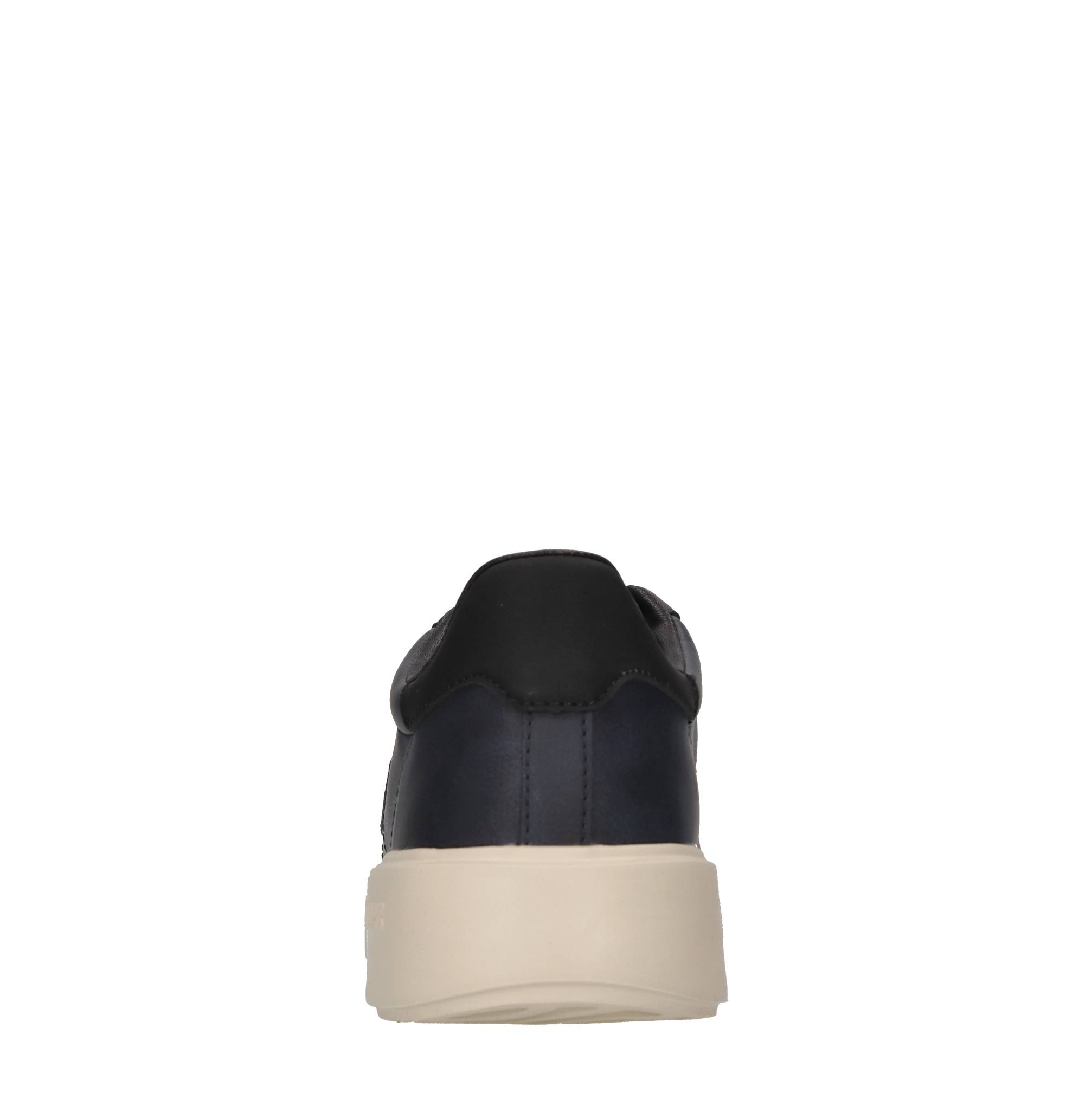 Blauer Sneakers