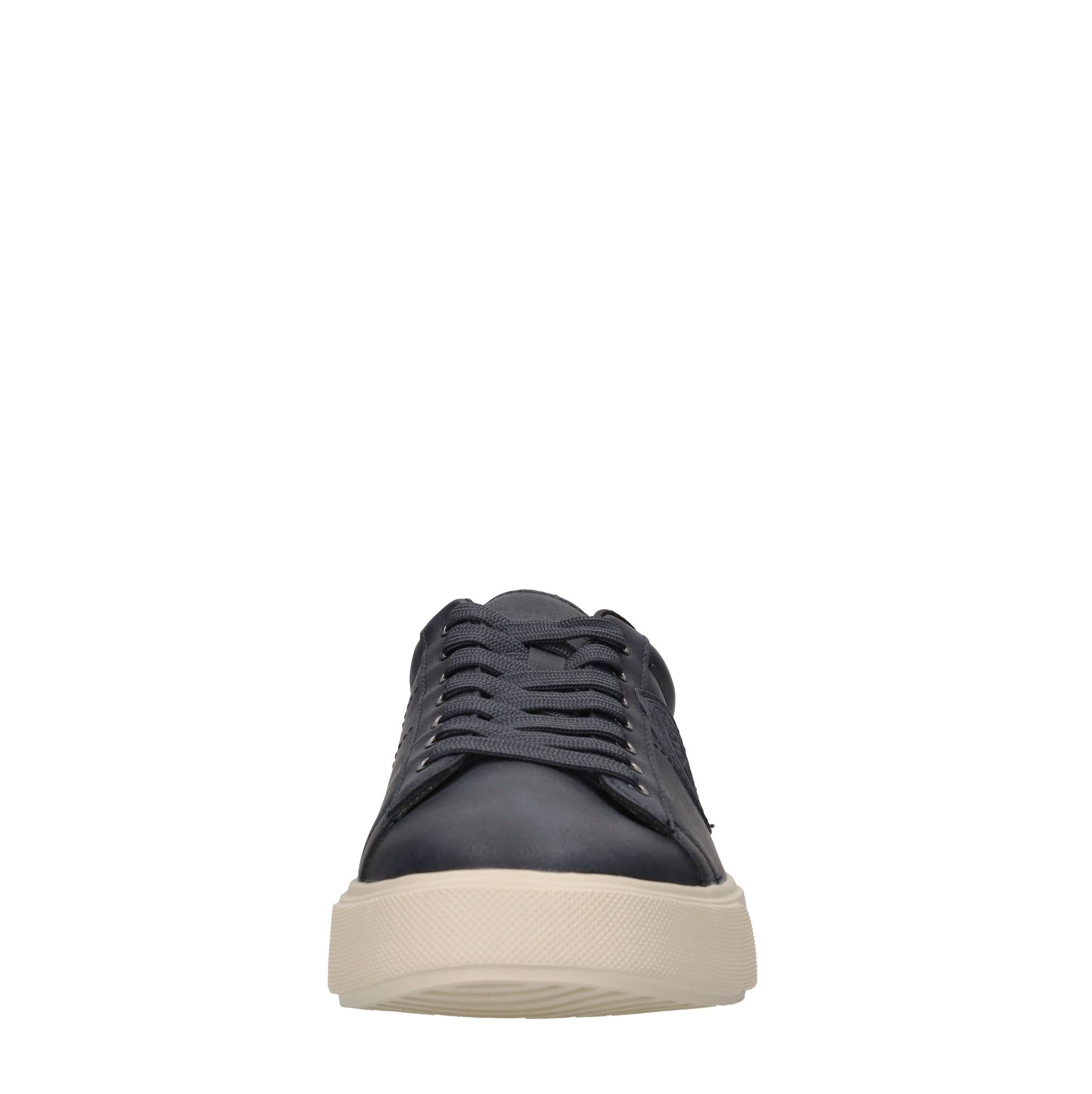 Blauer Sneakers