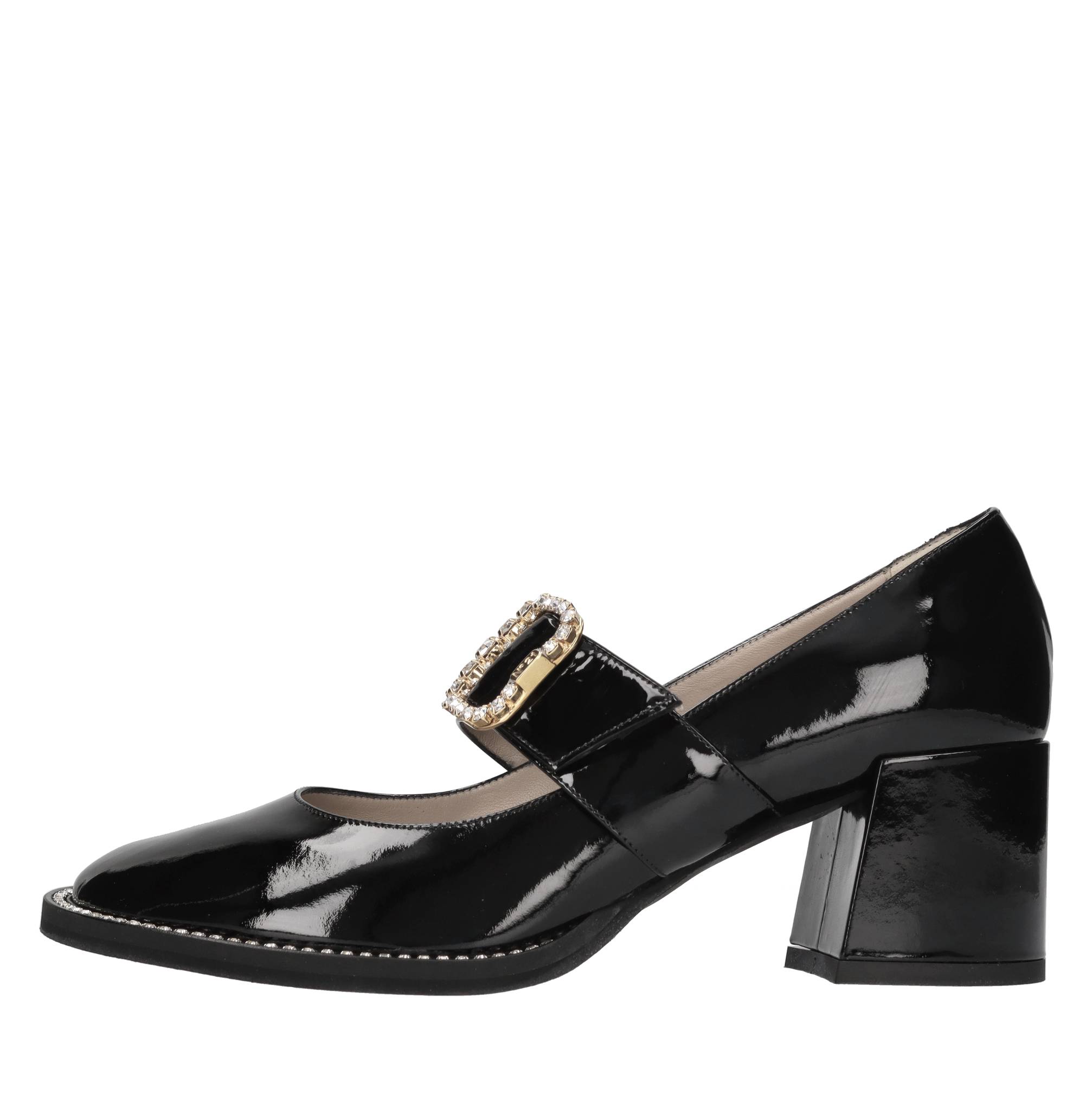 N°21 Zapatos con tacón negro