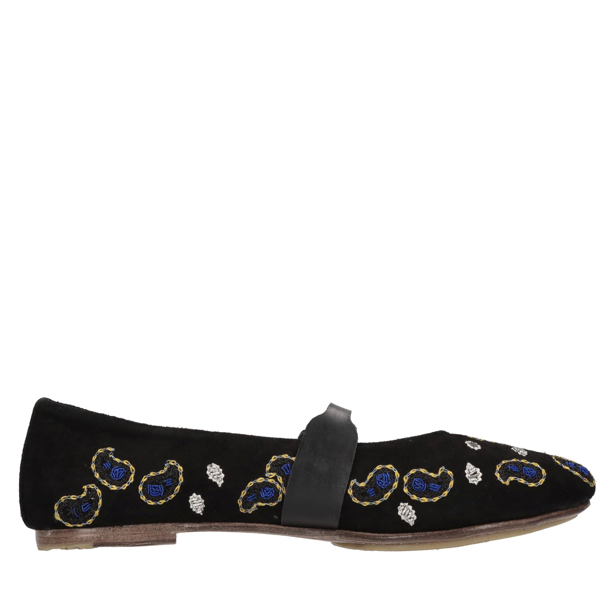 MEHER KAKALIA Flat shoes