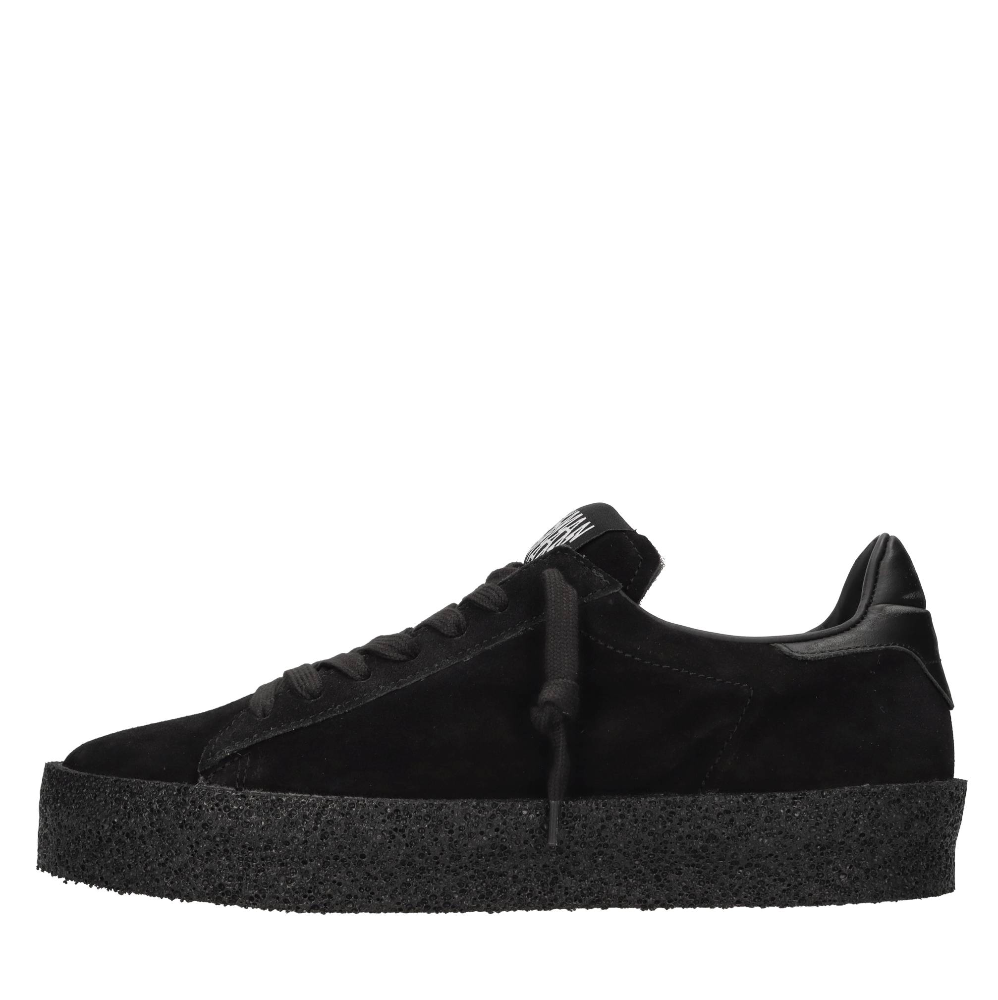 Akman Black Sneakers