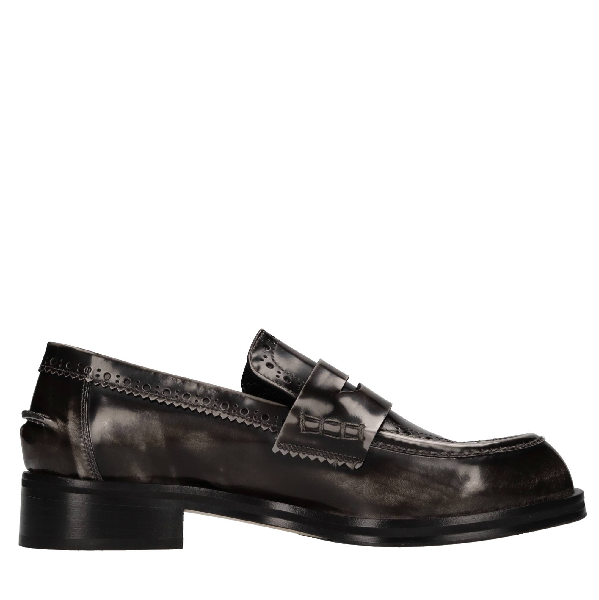 LORENA PAGGI Flat shoes