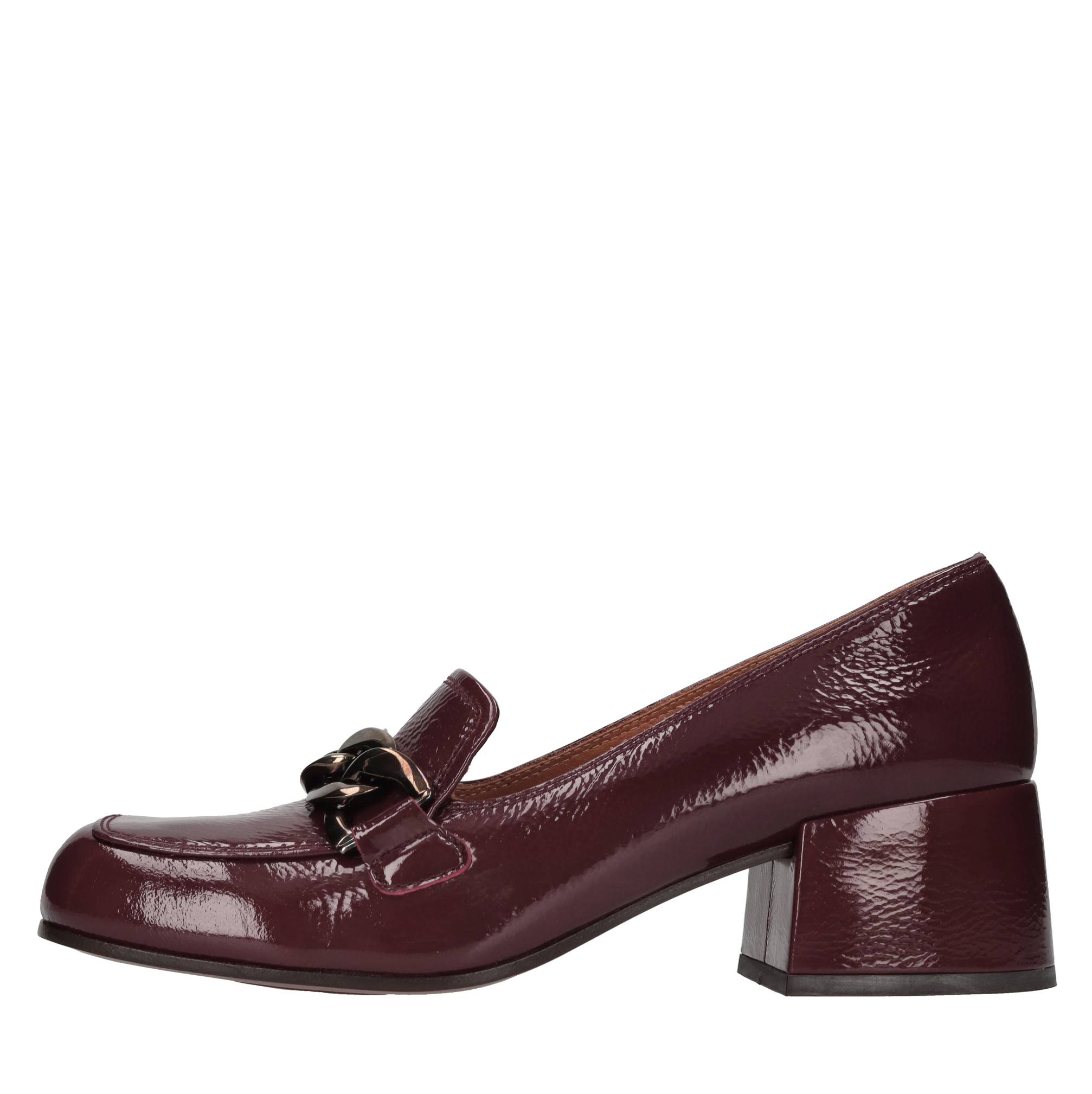 Chie Mihara Lage schoenen Bordeaux