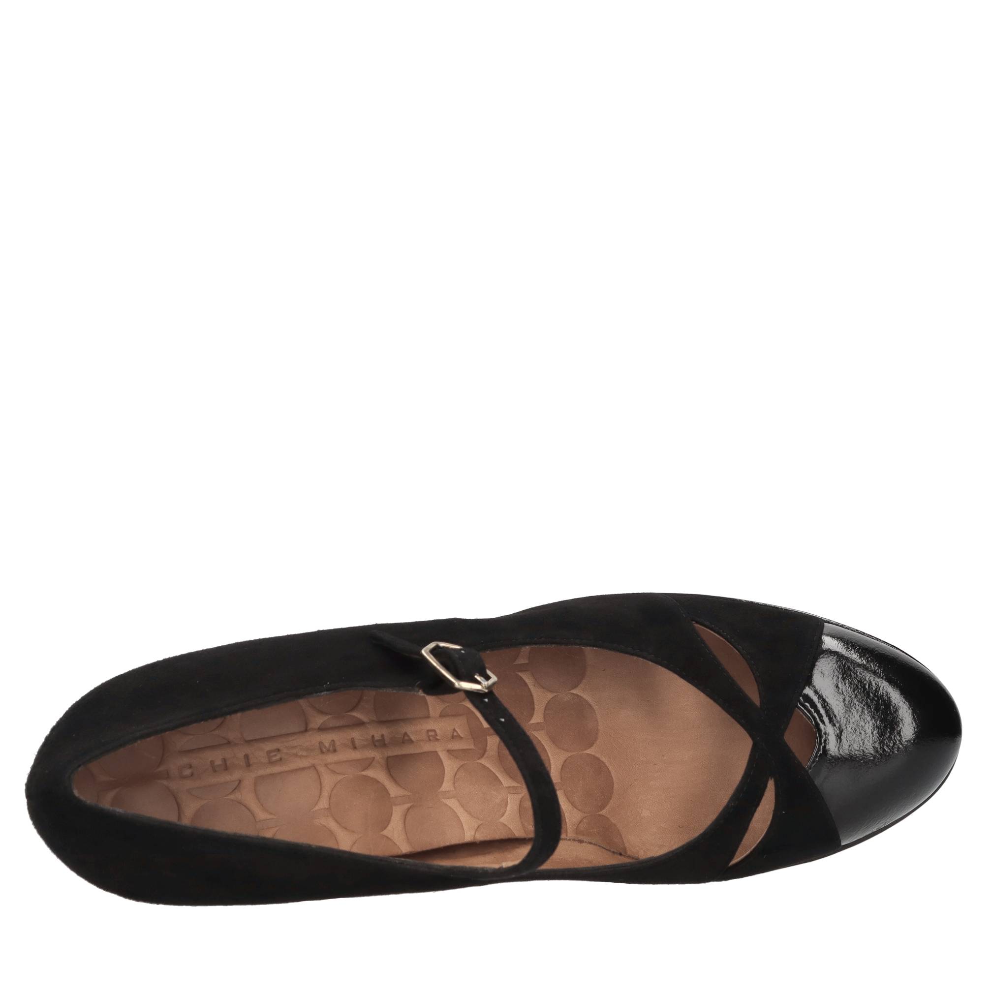 Chie Mihara With Heel