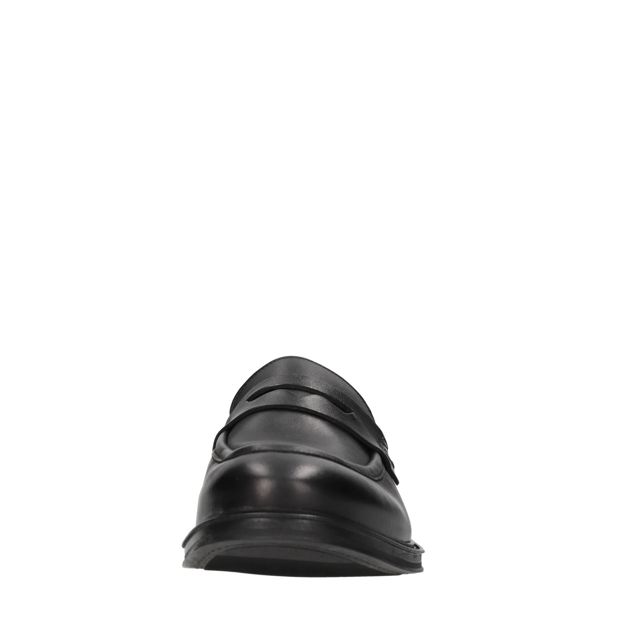 AMBITIOUS Flat shoes