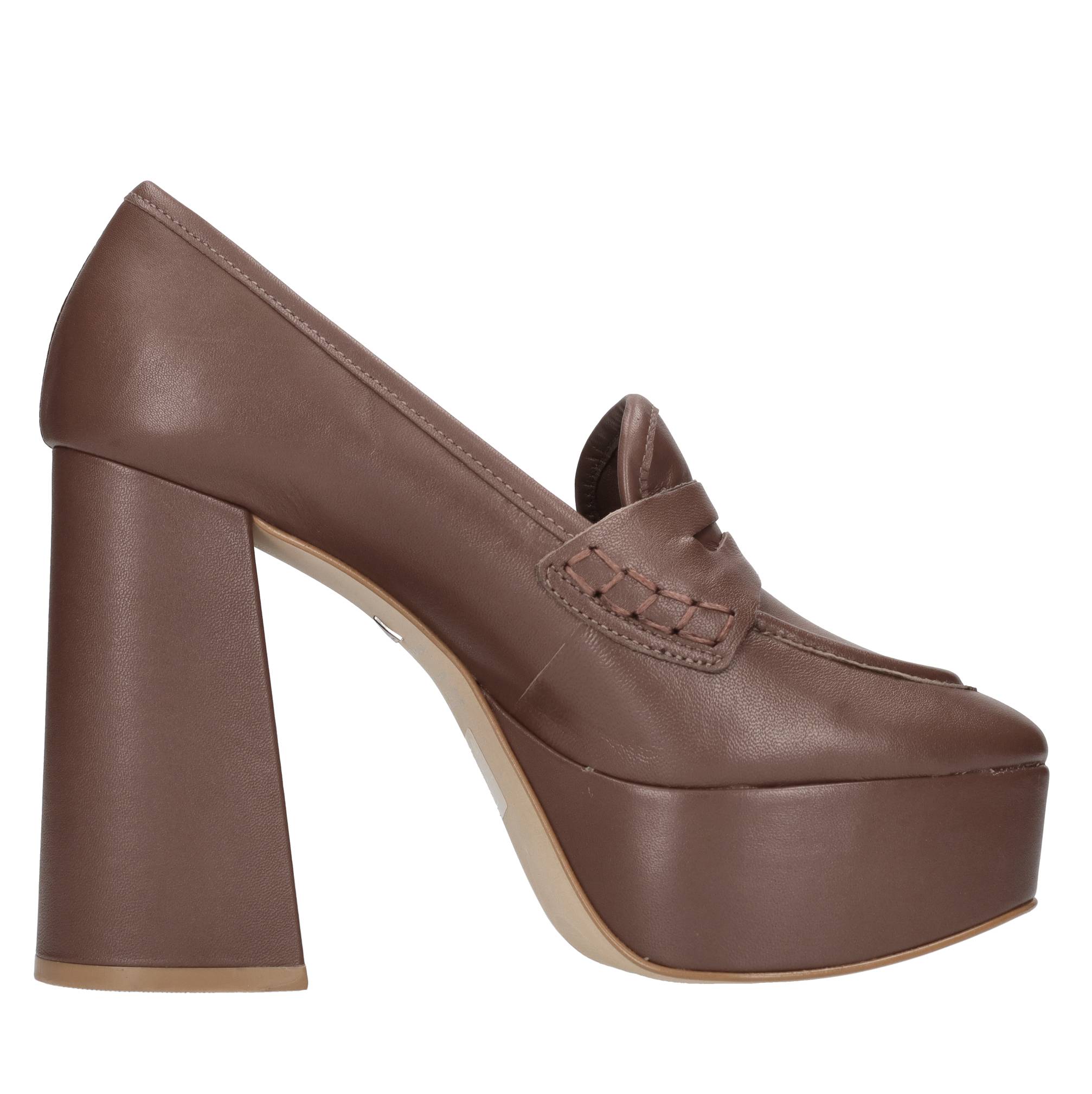 CARRANO Scarpe basse Marrone