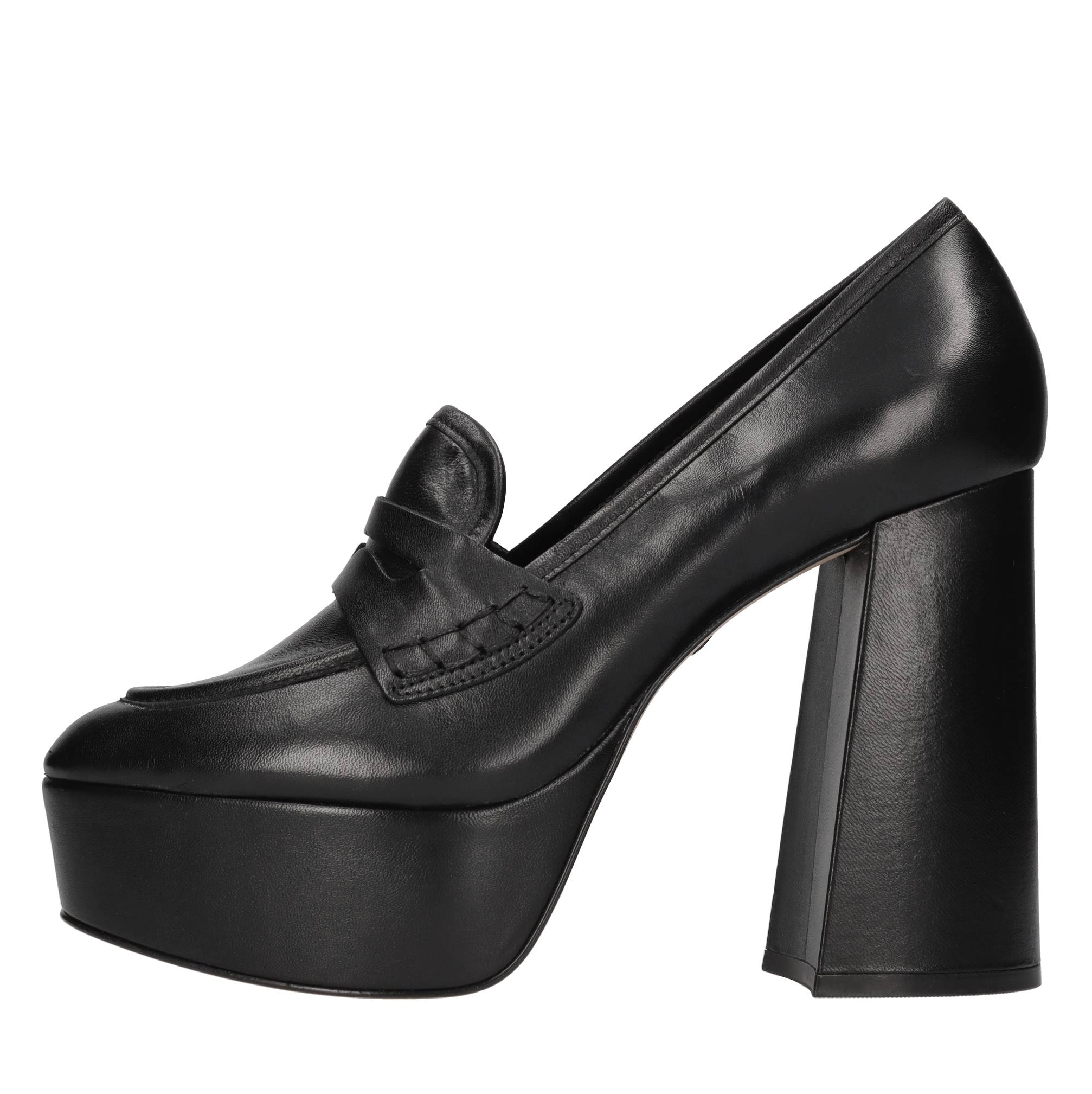 Carrano Lage schoenen zwart