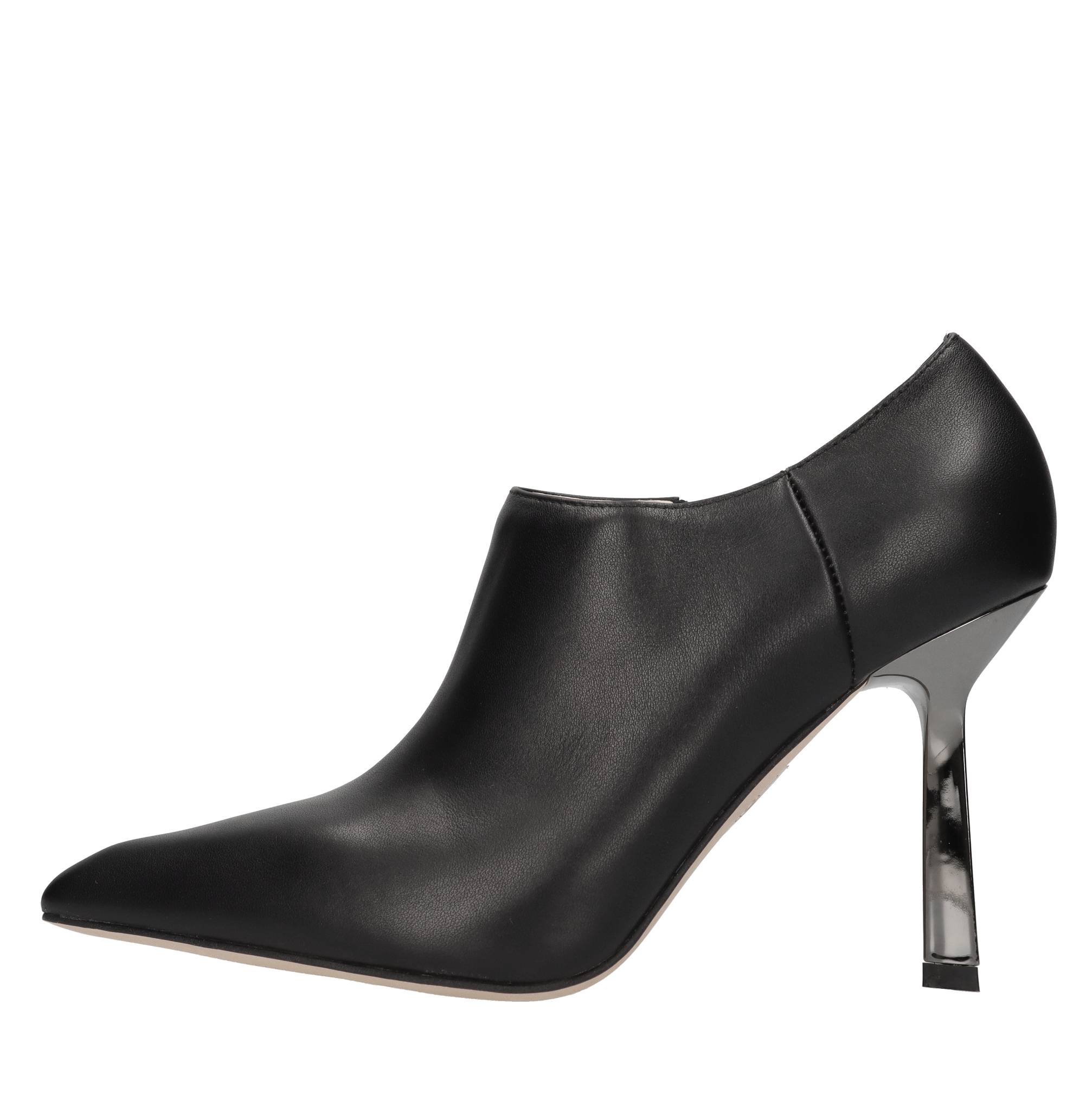 Alma En Pena Schoenen met zwarte hak