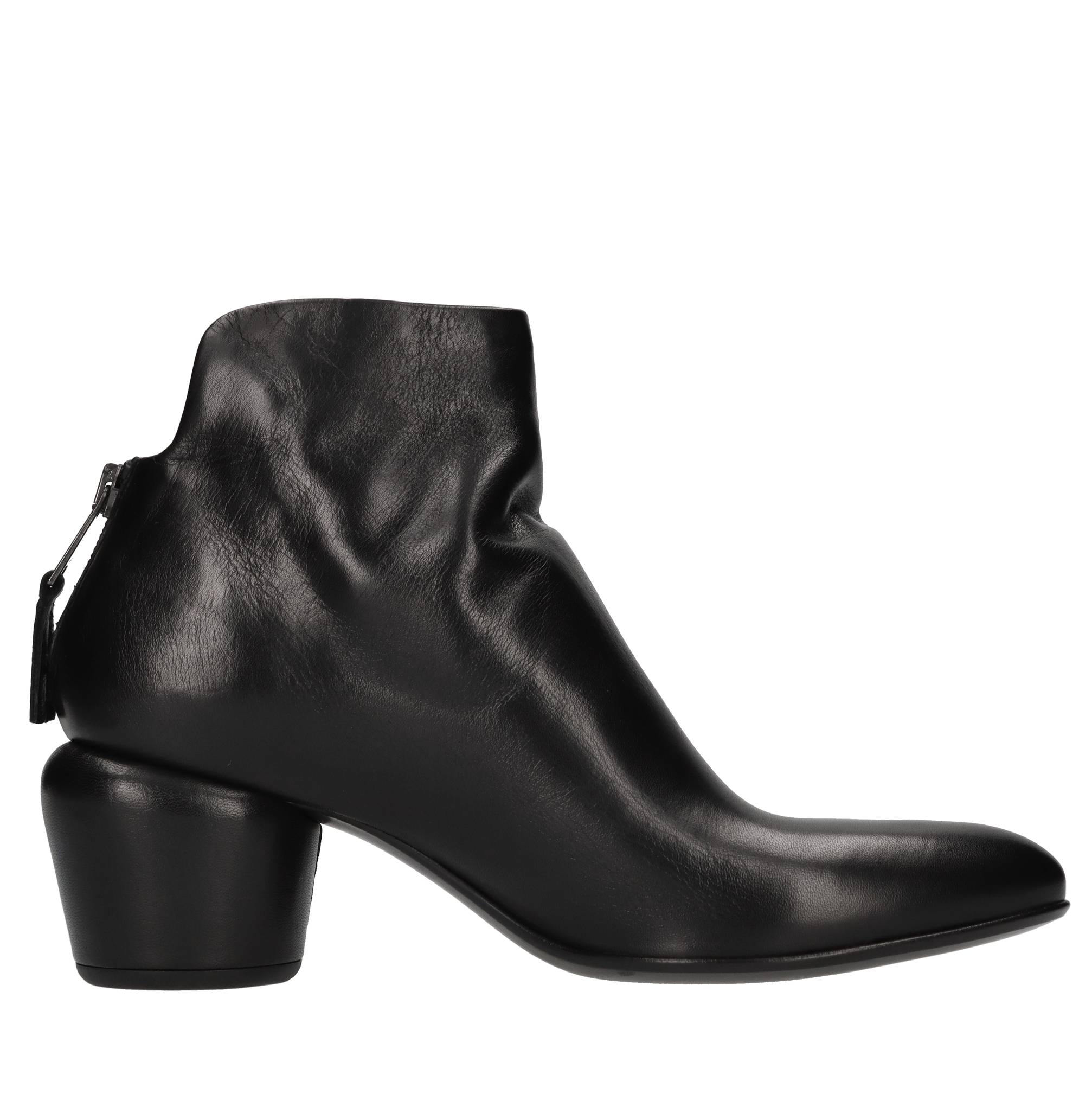 Elena Iachi Bottes noires
