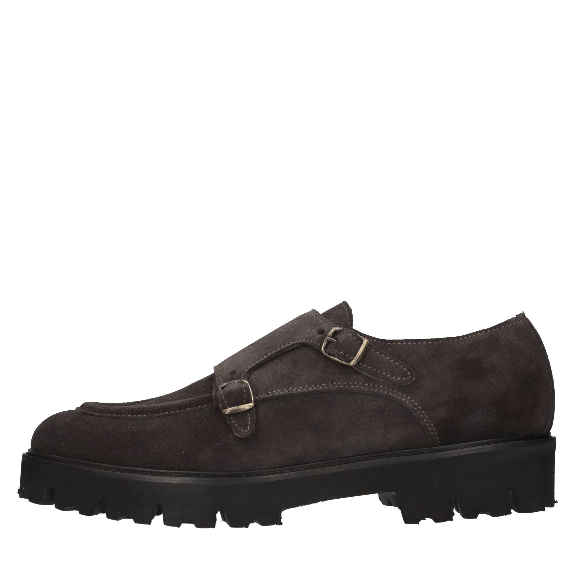 LUCA CARACCIOLO Flat shoes
