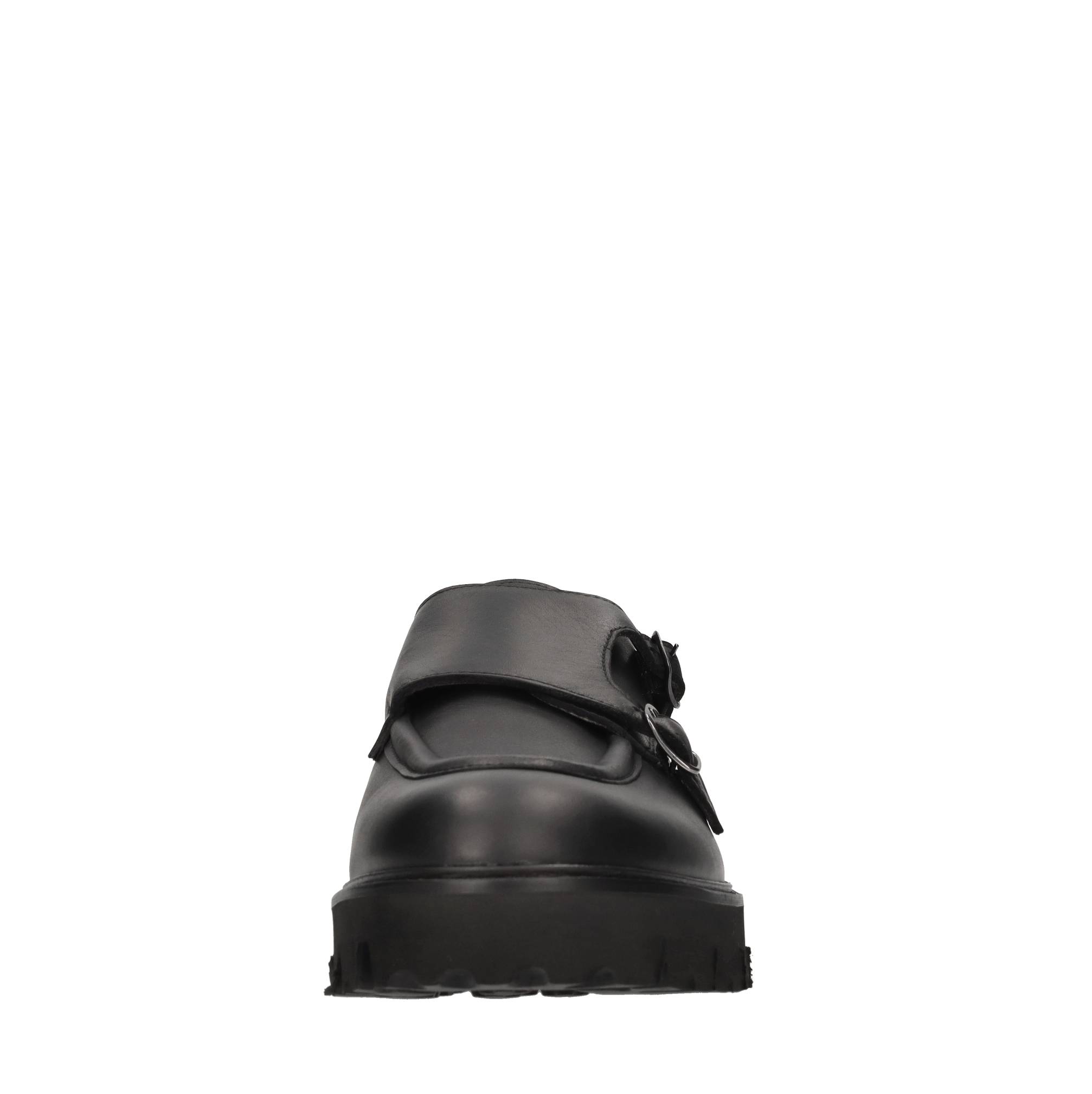 LUCA CARACCIOLO Flat shoes