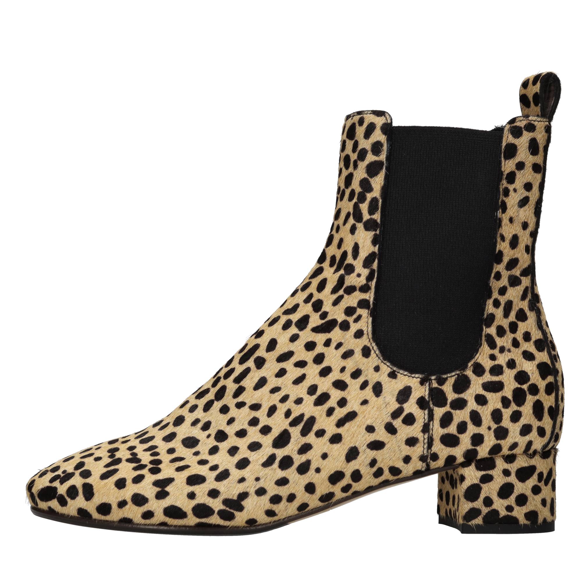 Lorena Paggi Botas de animales