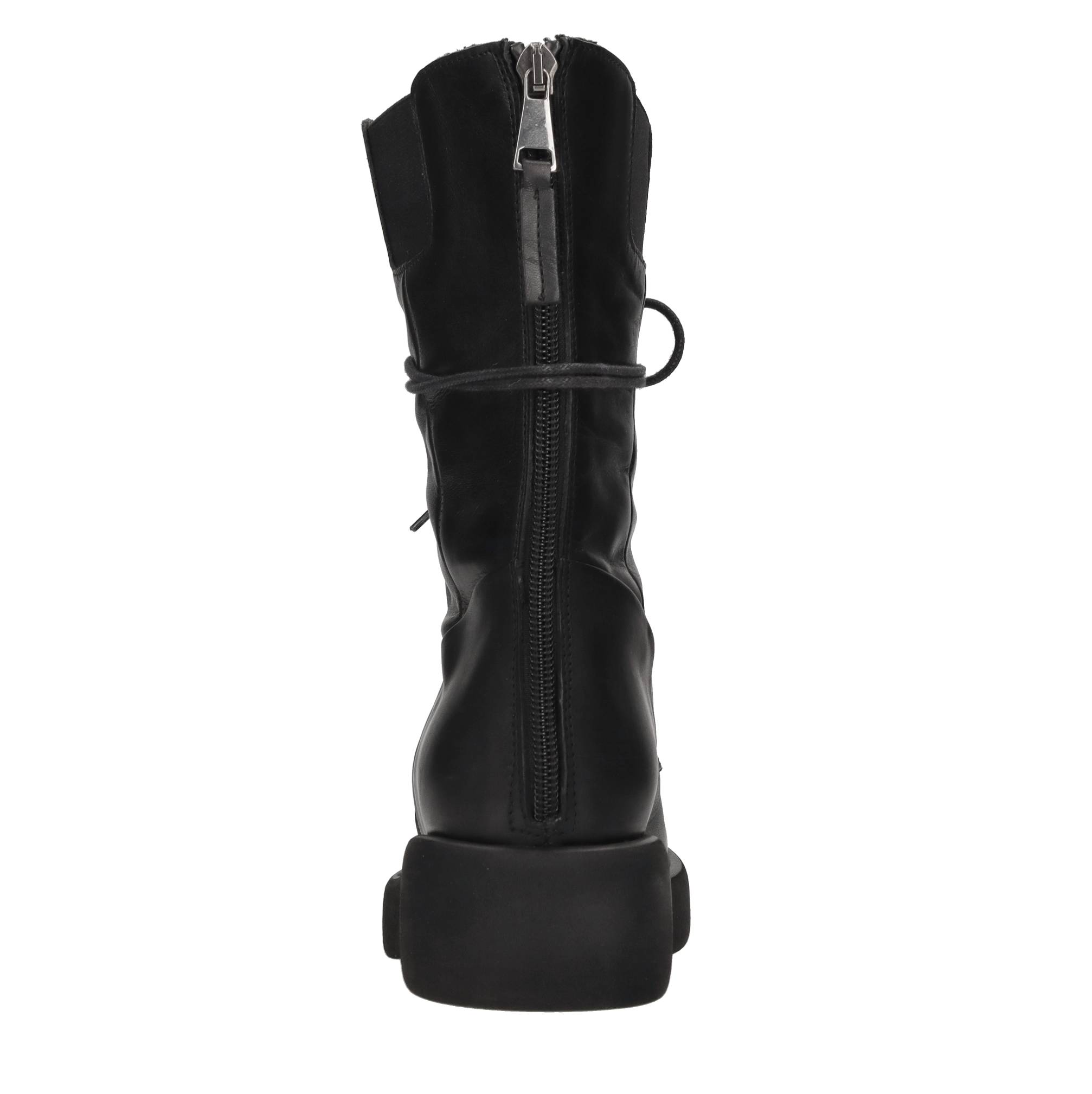 Elena Iachi Bottes noires