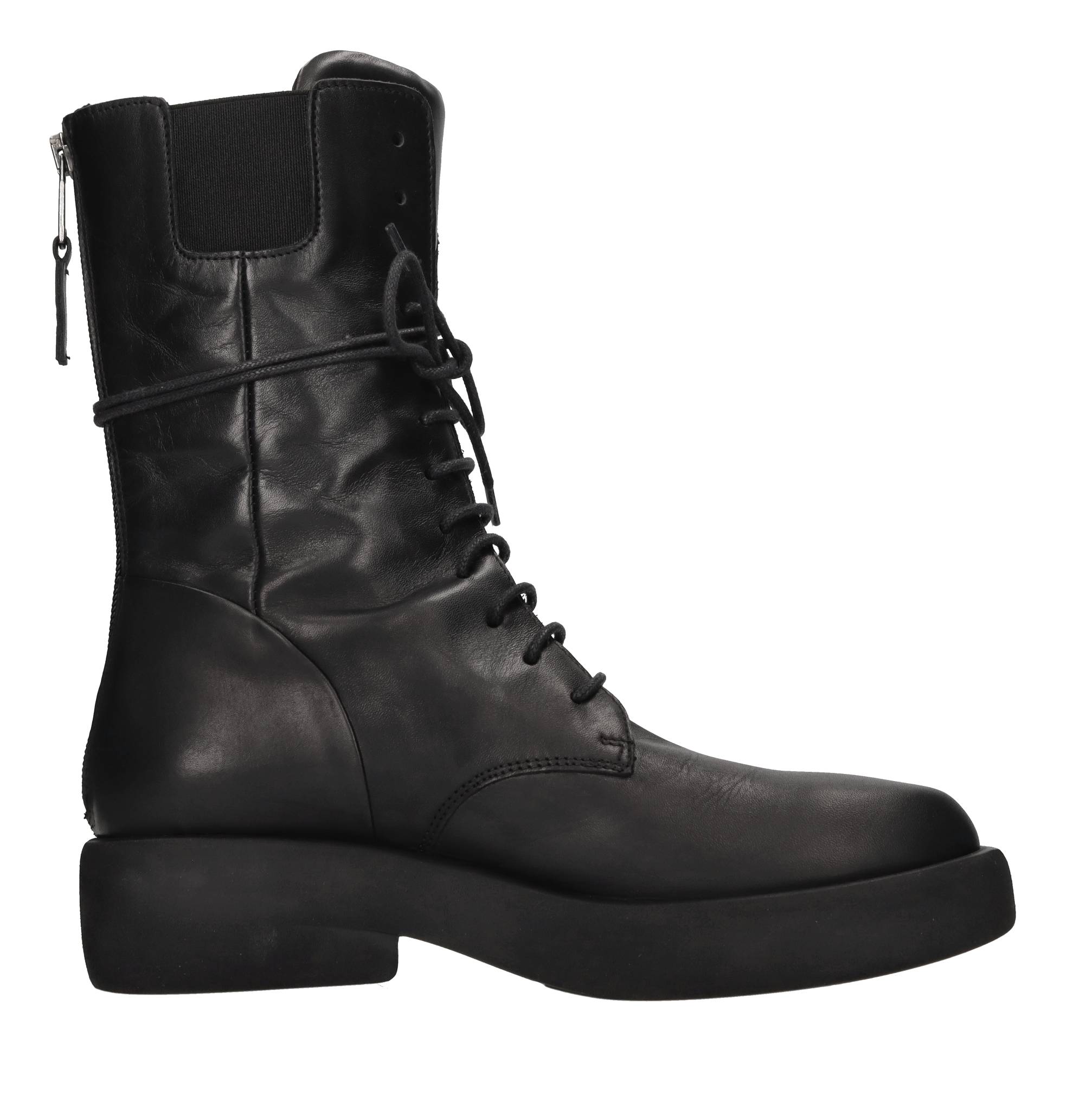 Elena Iachi Bottes noires