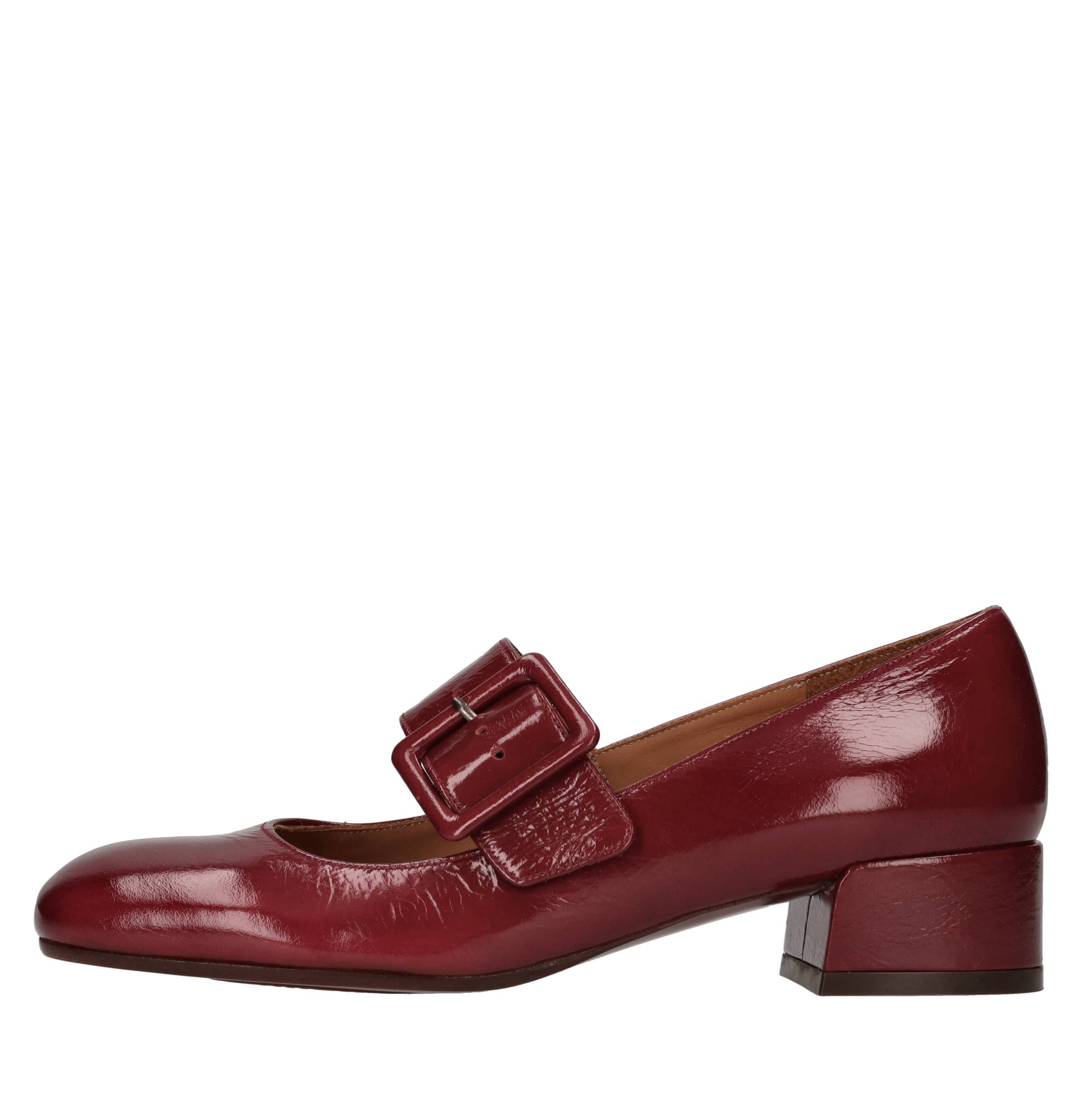 Chie Mihara Zapatos con tacón rojo