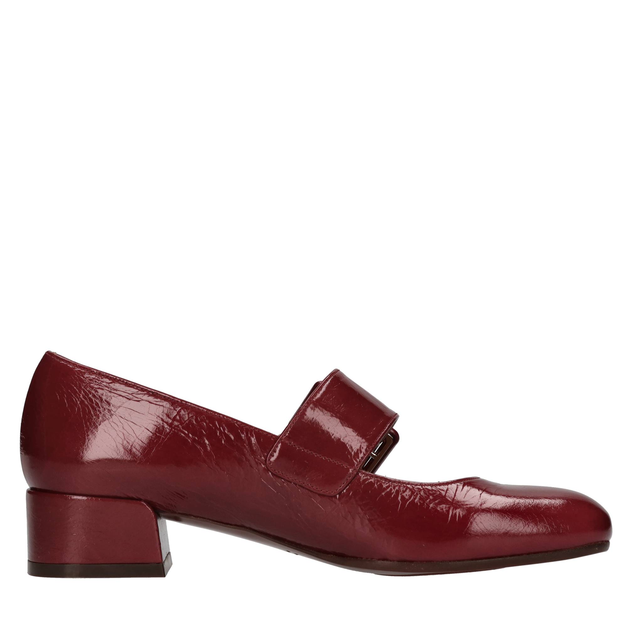 Chie Mihara Zapatos con tacón rojo