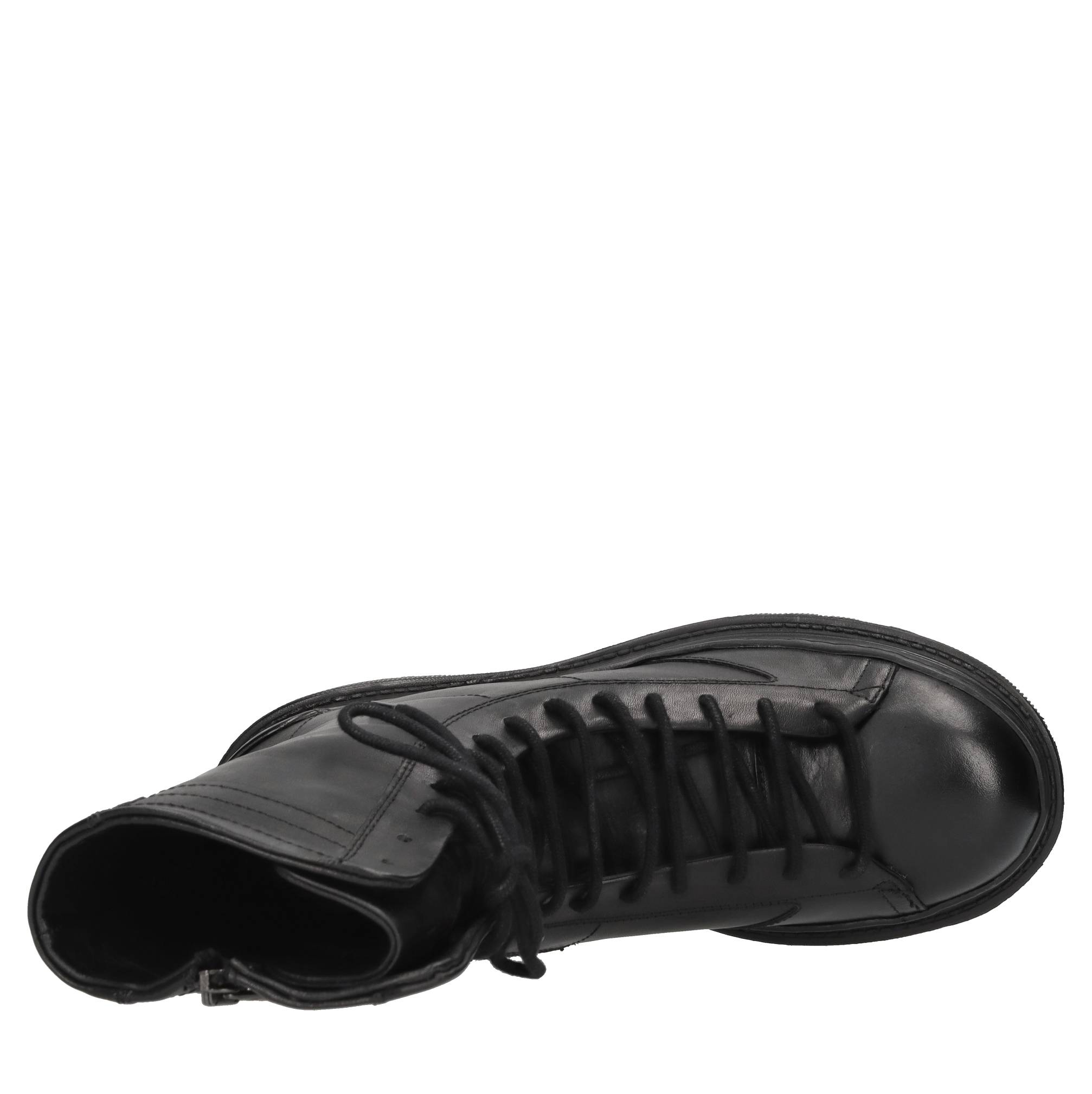Hundred 100 Bottes noires