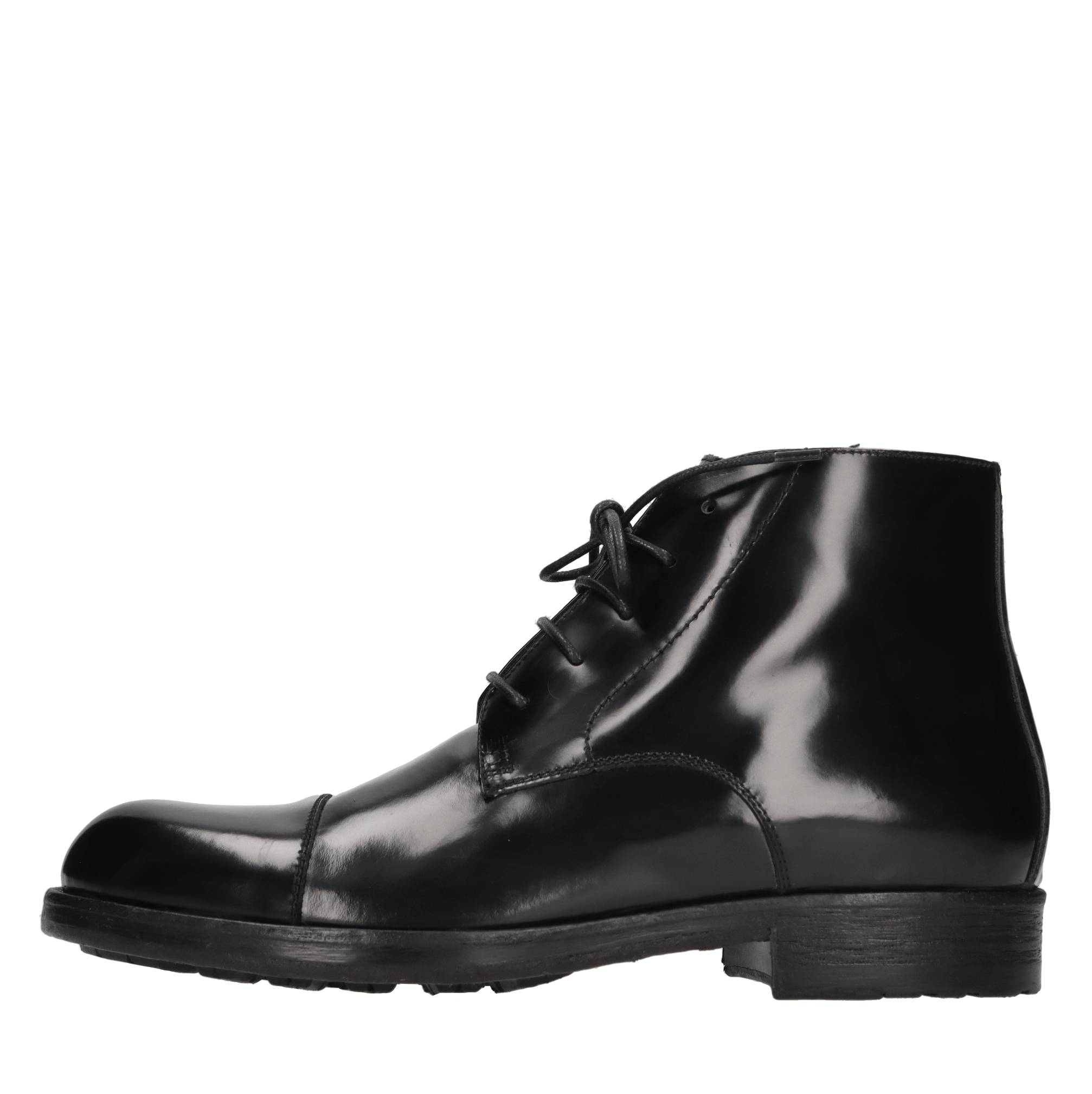 Hundred 100 Bottes noires