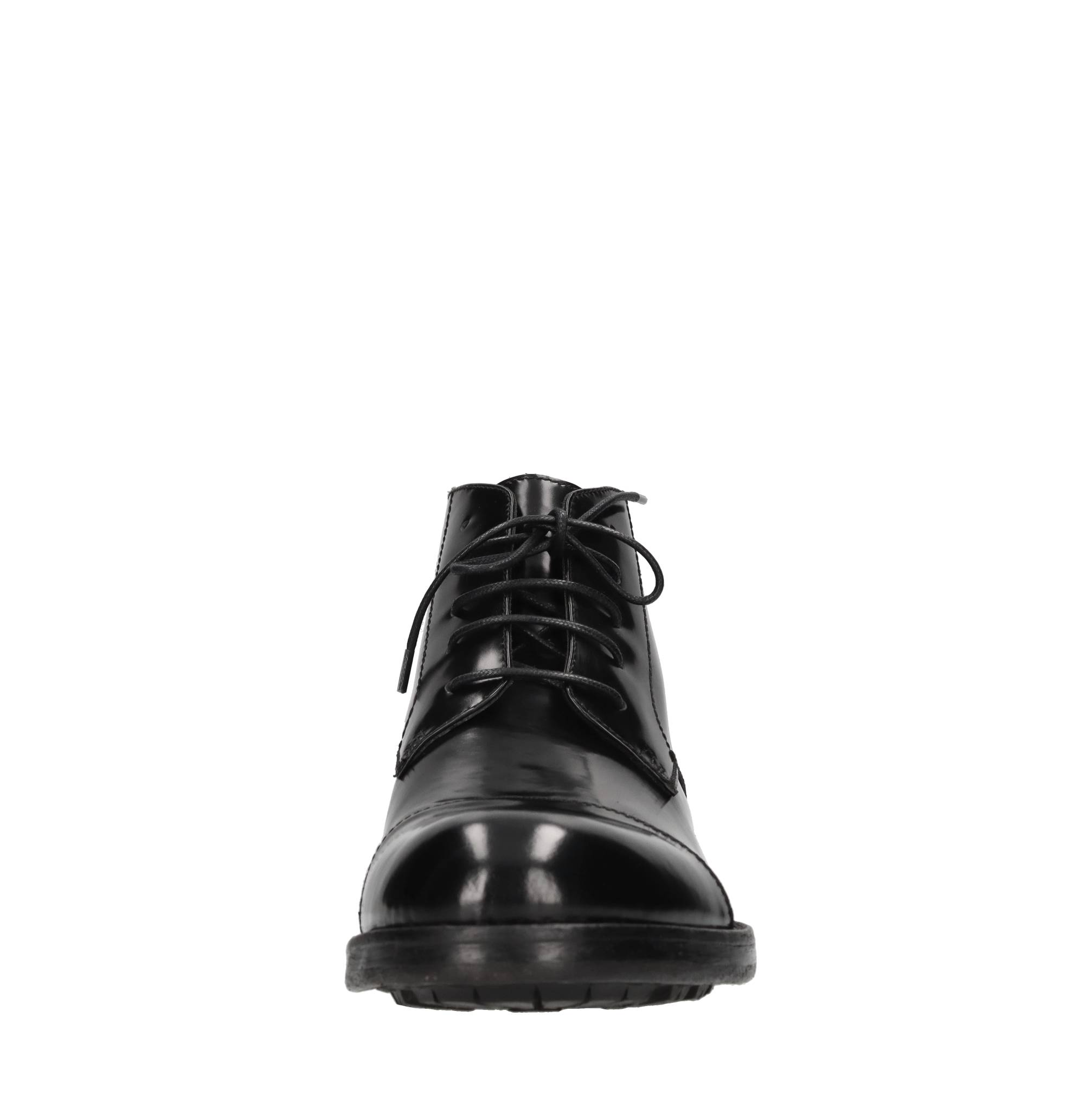 Hundred 100 Bottes noires