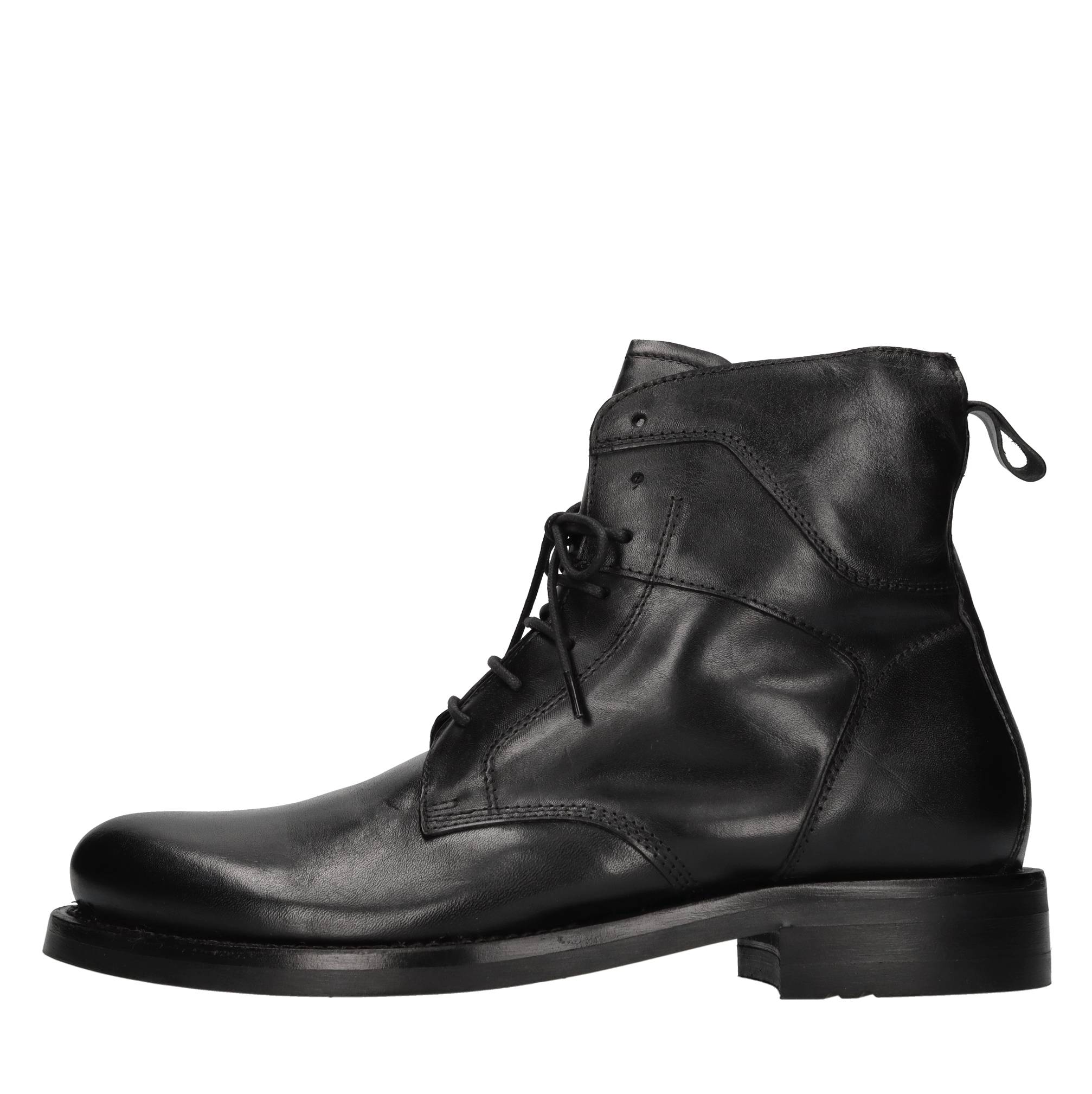 Hundred 100 Bottes noires