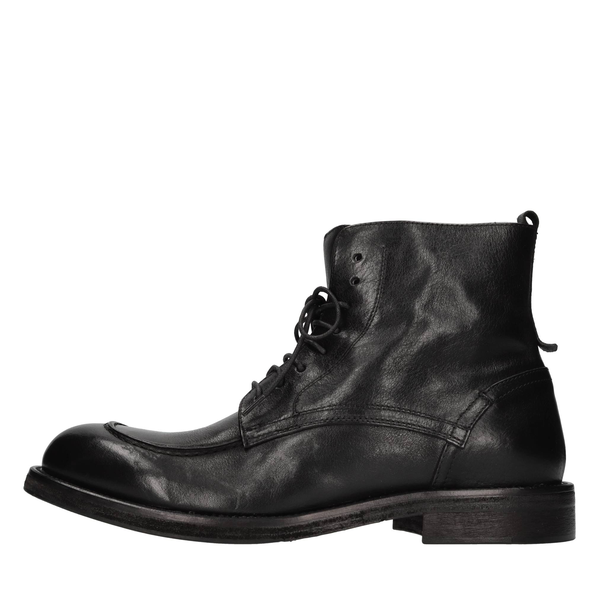 Hundred 100 Bottes noires
